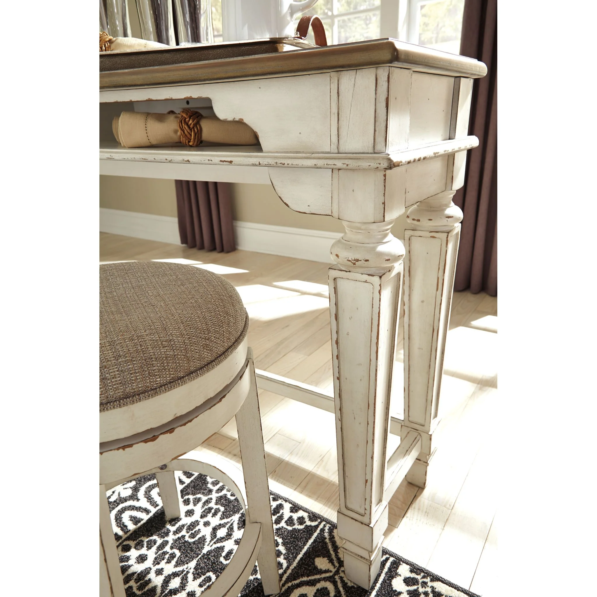 Realyn Counter Height Table - Image 6