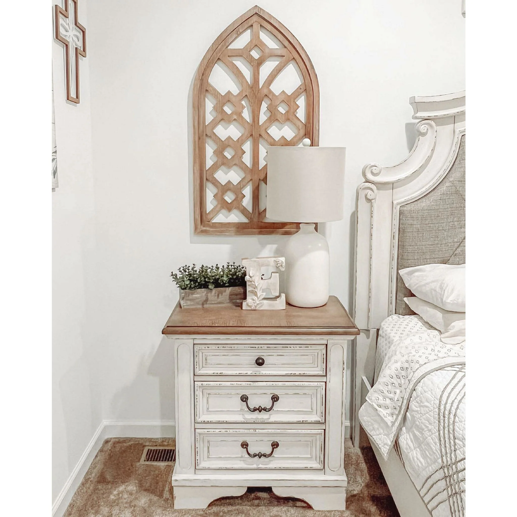 Realyn Nightstand - Image 13