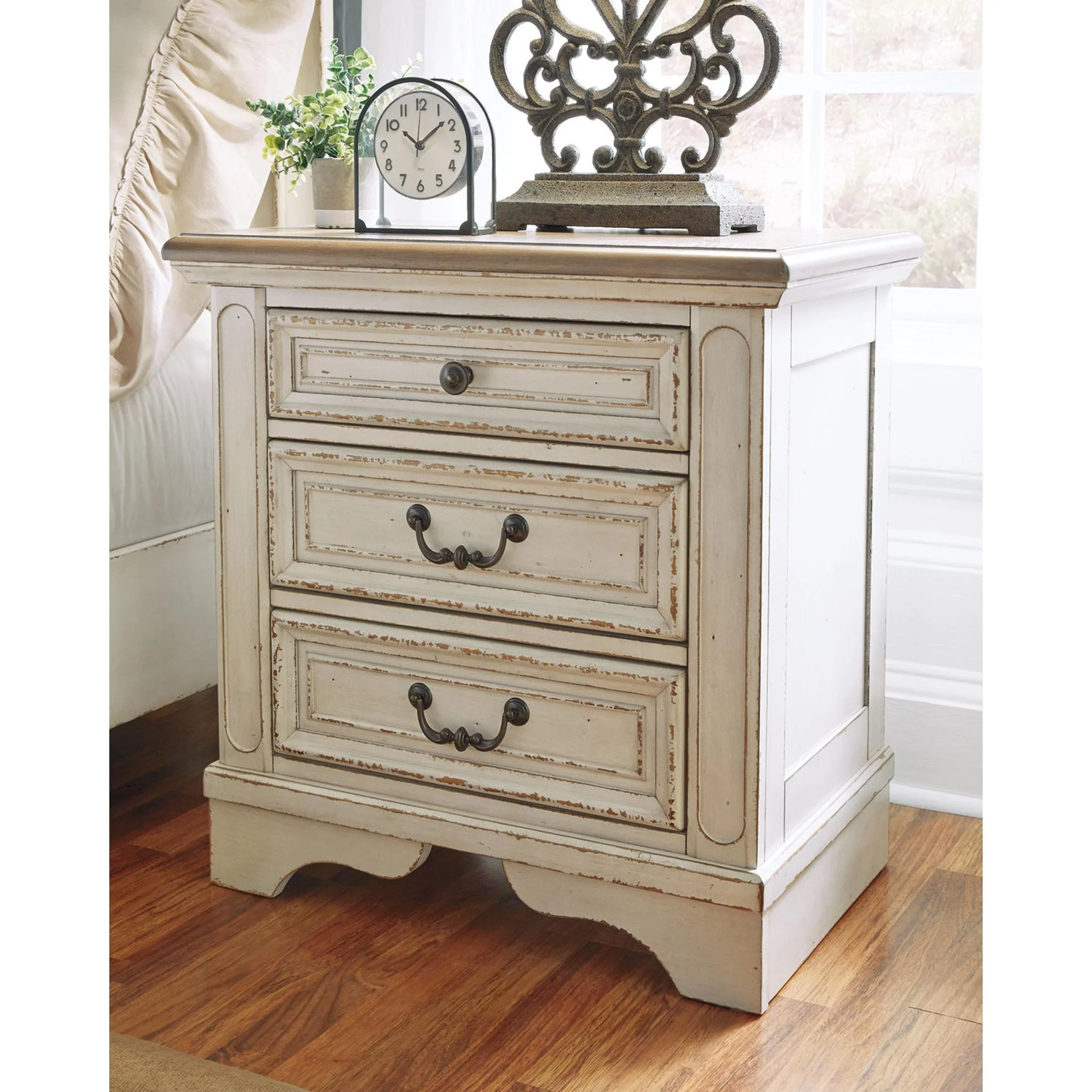 Realyn Nightstand - Image 14