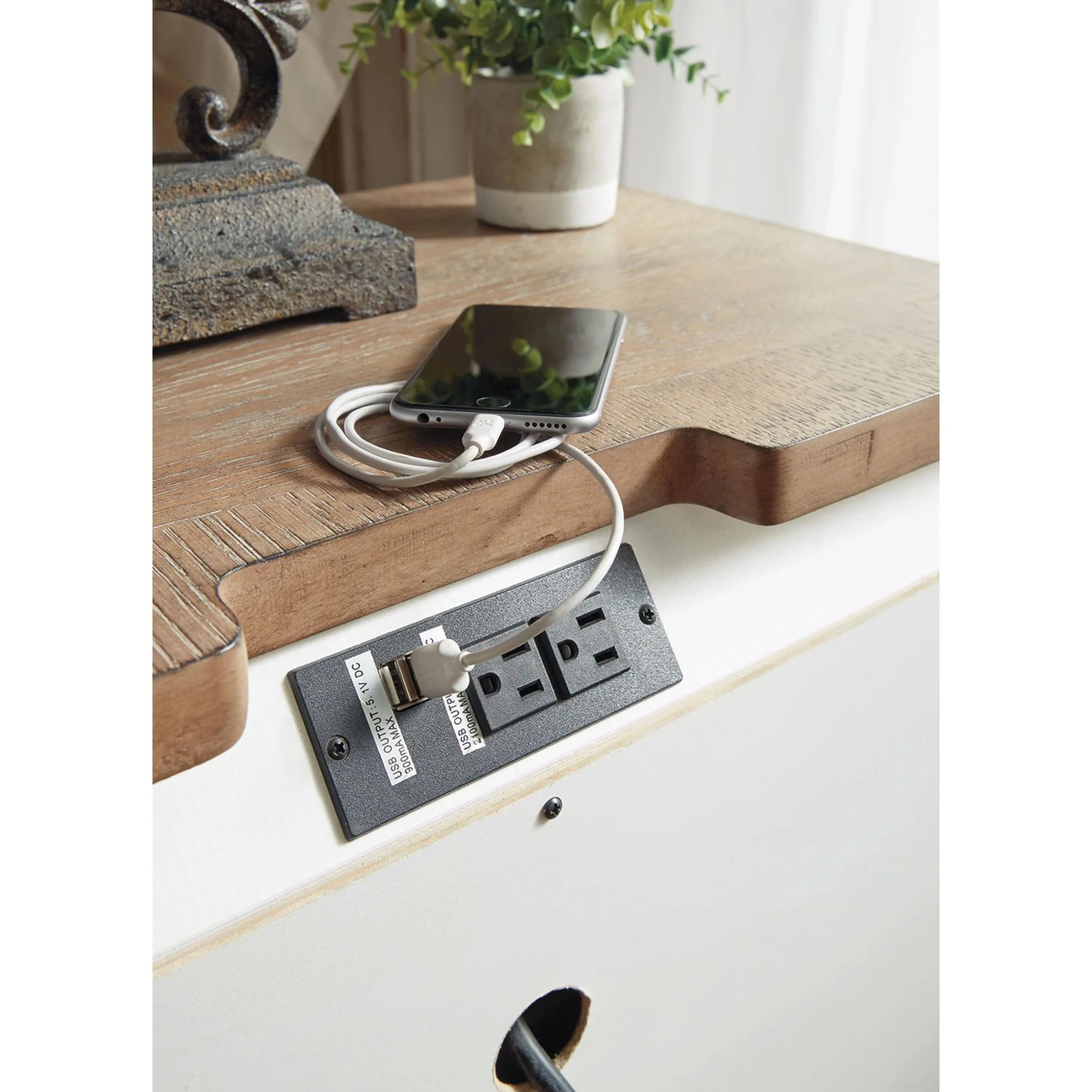 Realyn Nightstand - Image 21