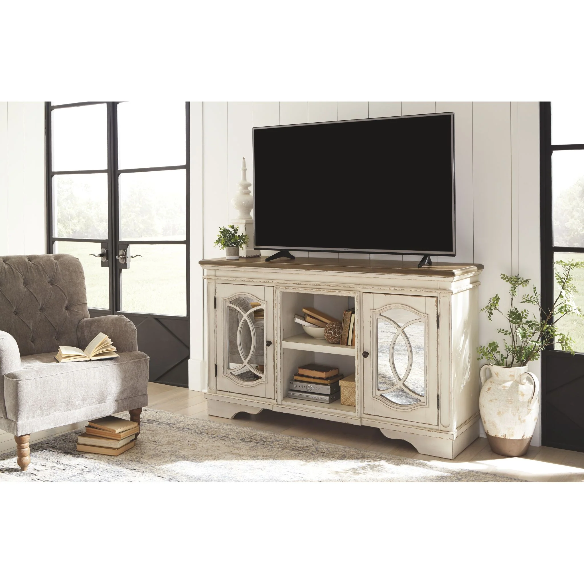 Realyn TV Stand - Image 8