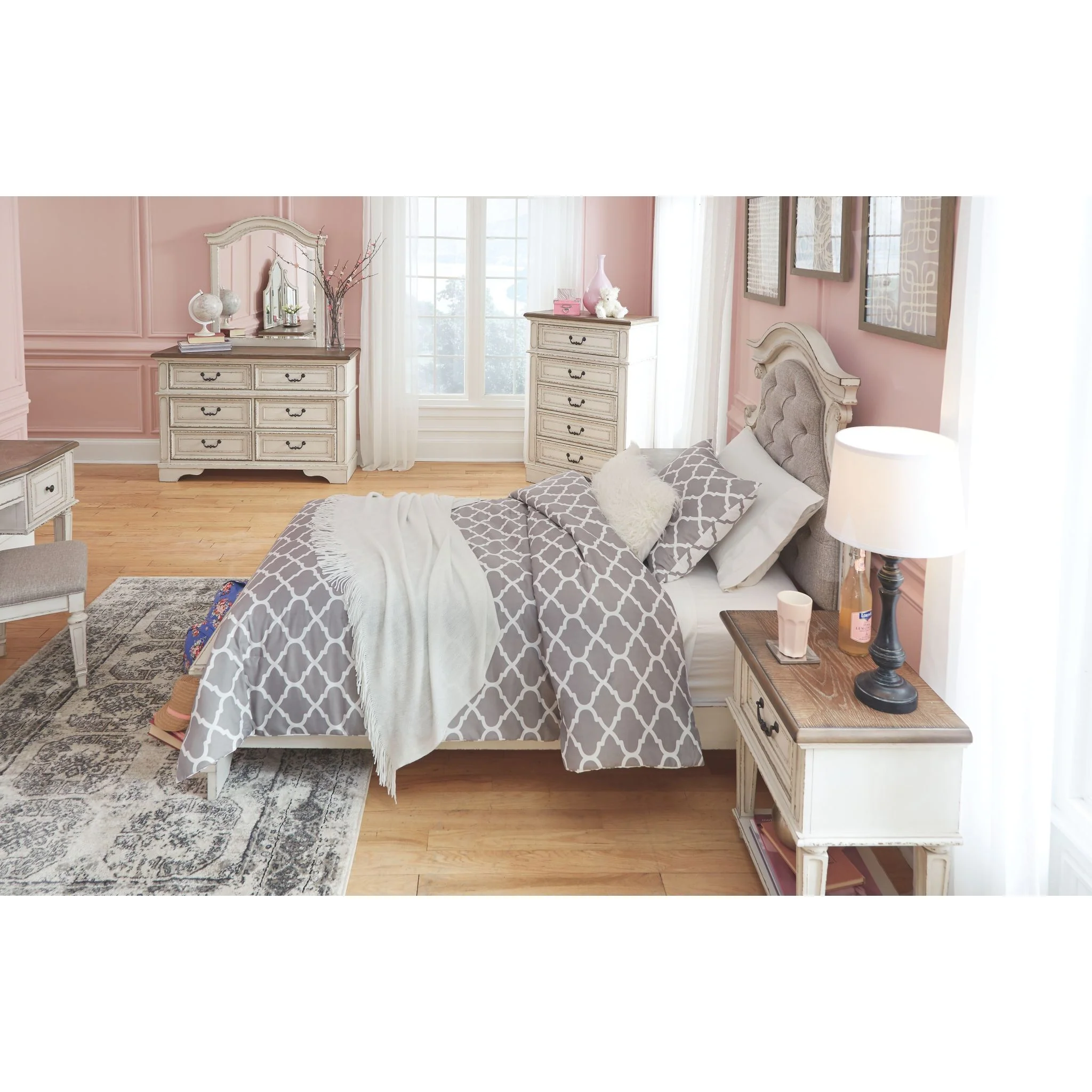 Realyn Twin Panel Headboard - Image 3