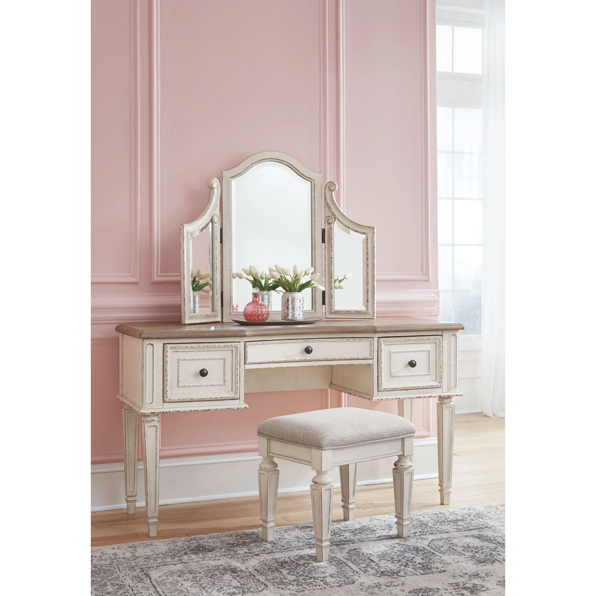 Realyn Vanity Set - Image 3