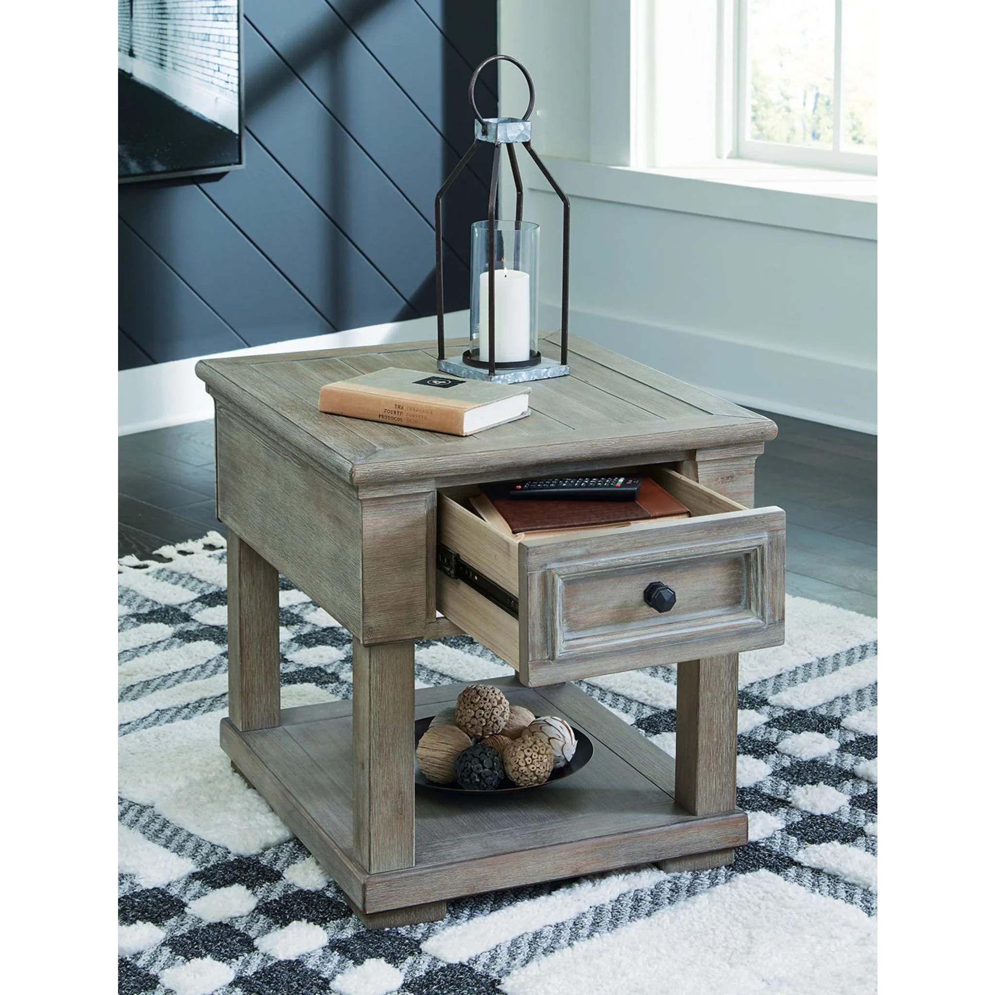 Moreshire Rectangle End Table - Image 7