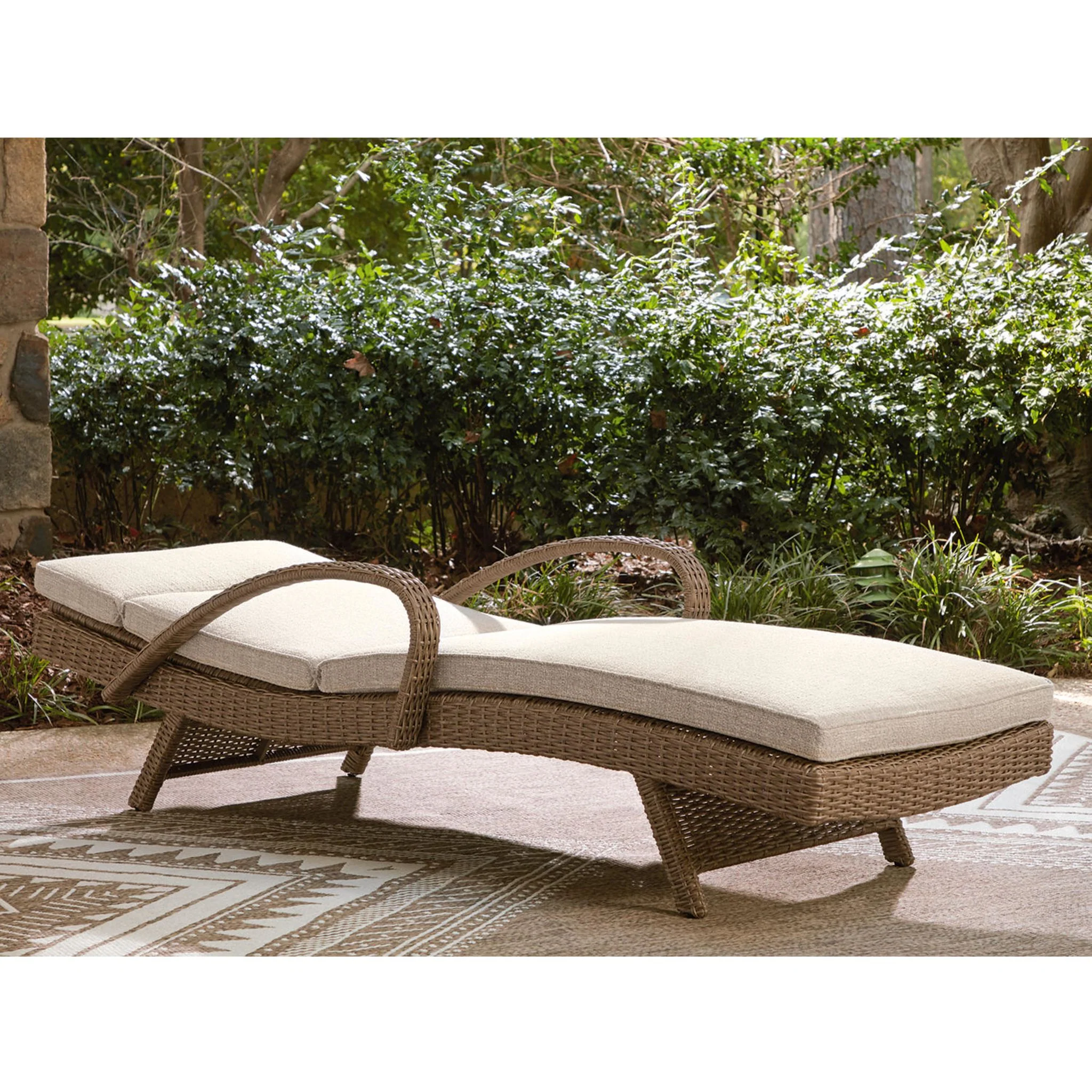 Revare Beach Chaise Lounge with Cushion - Image 5