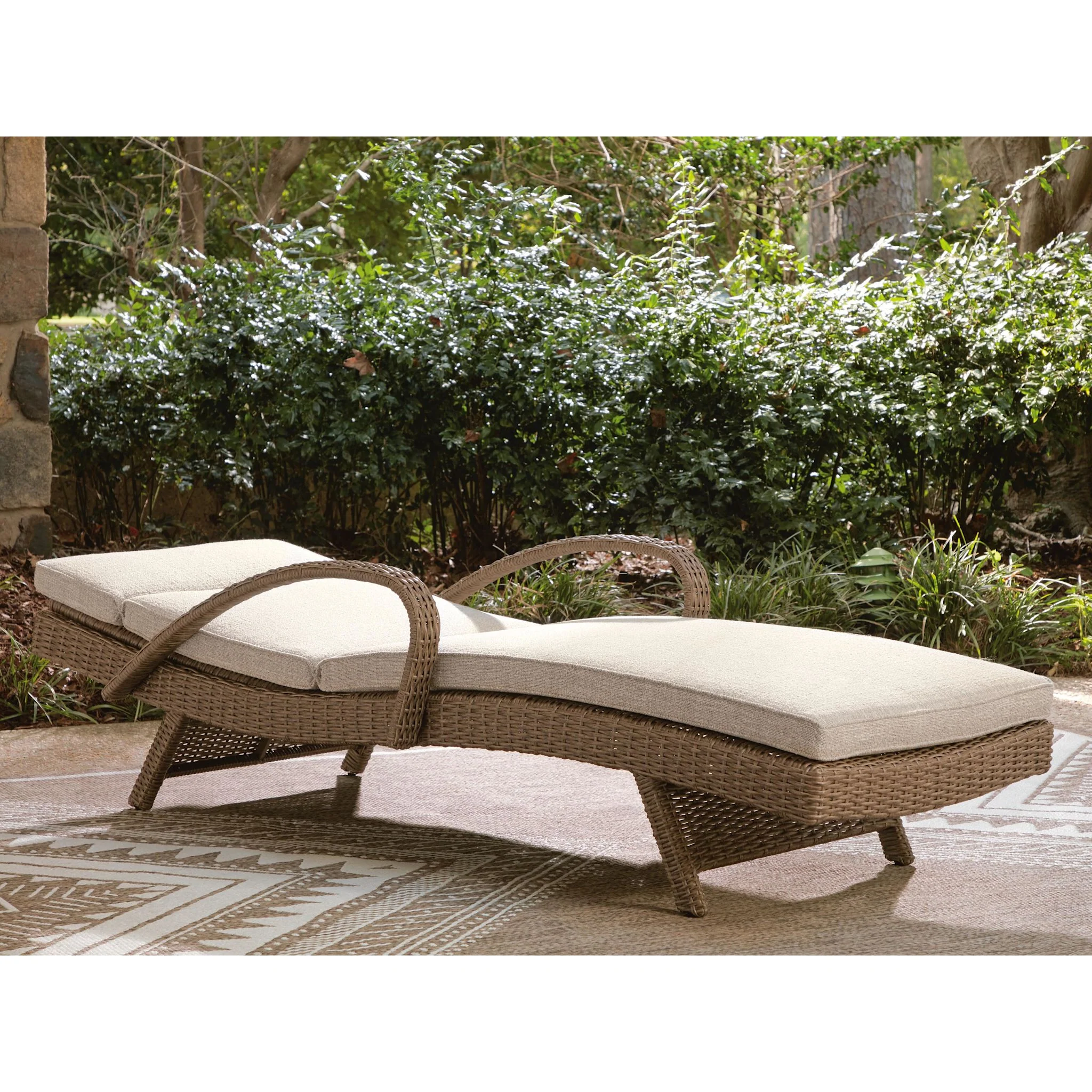 Revare Beach Chaise Lounge with Cushion - Image 9