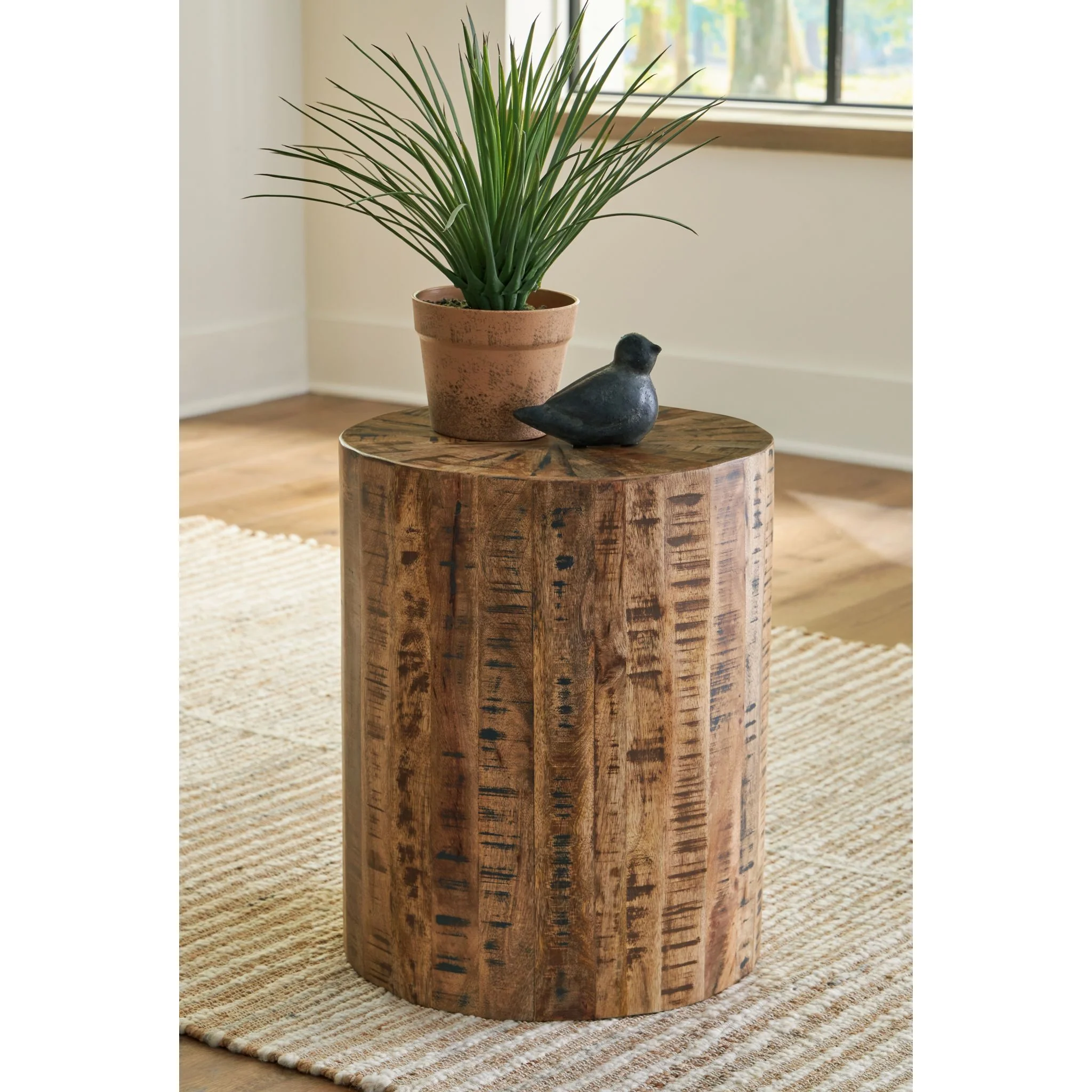 Reymore Accent Table - Image 2