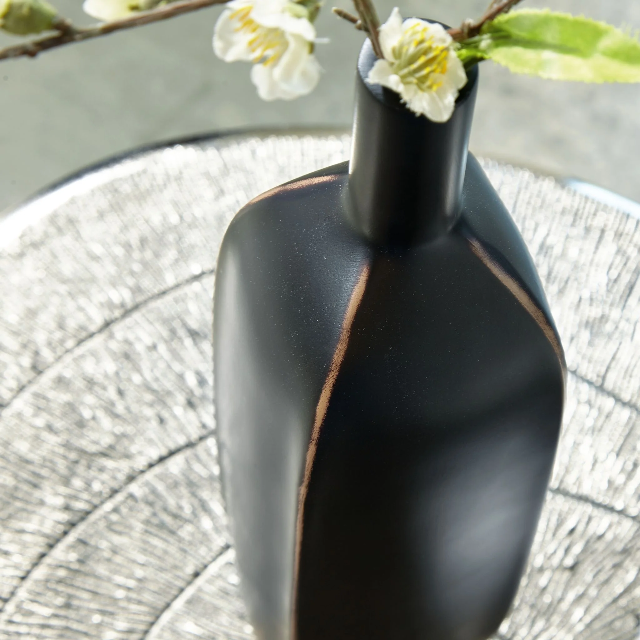 Rhaveney Vase (Set of 3) - Image 4