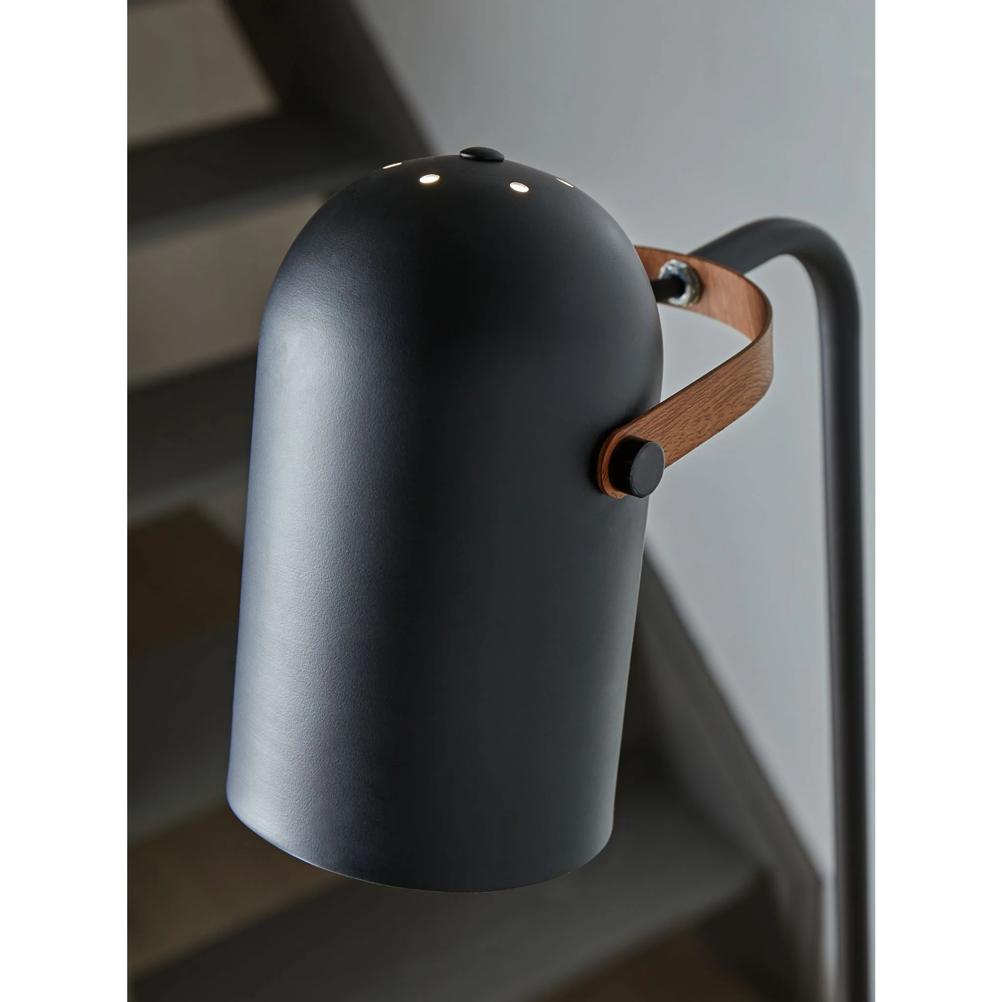 Ridgewick Floor Lamp - Image 3