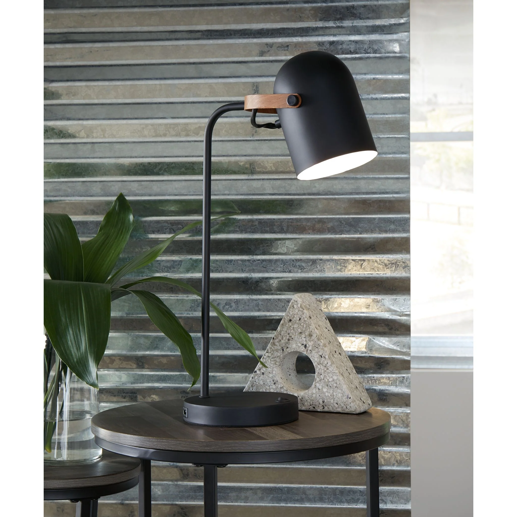 Ridgewick Desk Lamp (Single) - Image 2