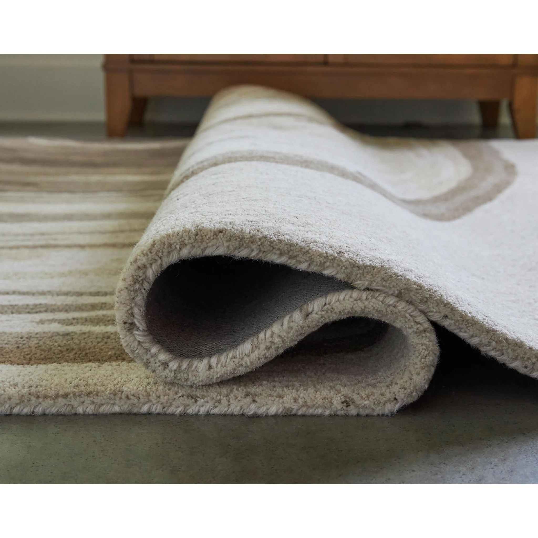 Rizwana Area Rug - Image 4