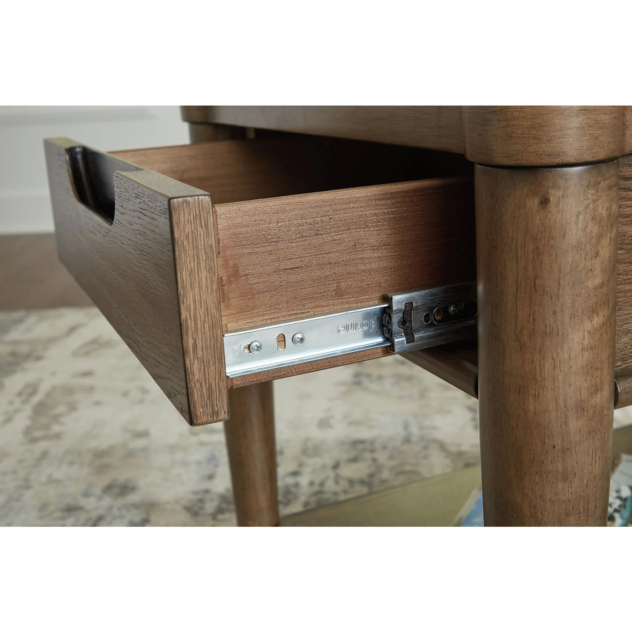 Roanhowe End Table - Image 12