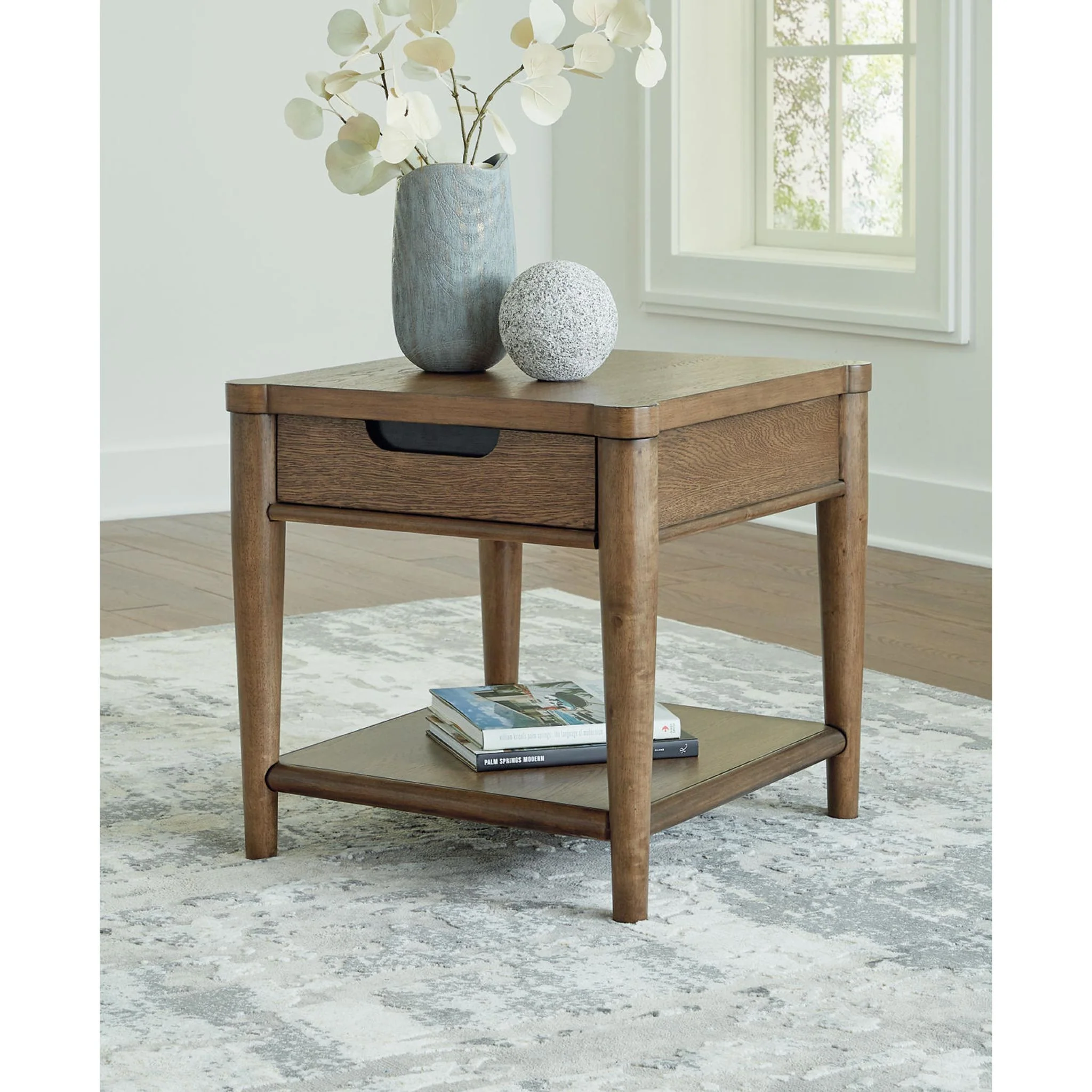 Roanhowe End Table - Image 2