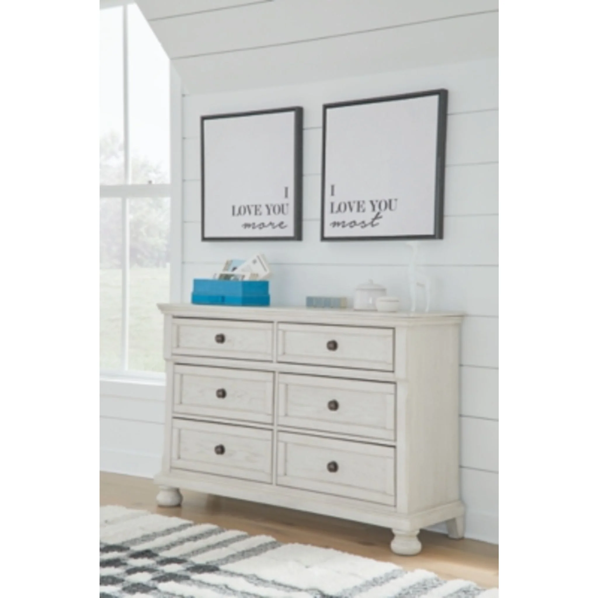 Robbinsdale Dresser - Image 10