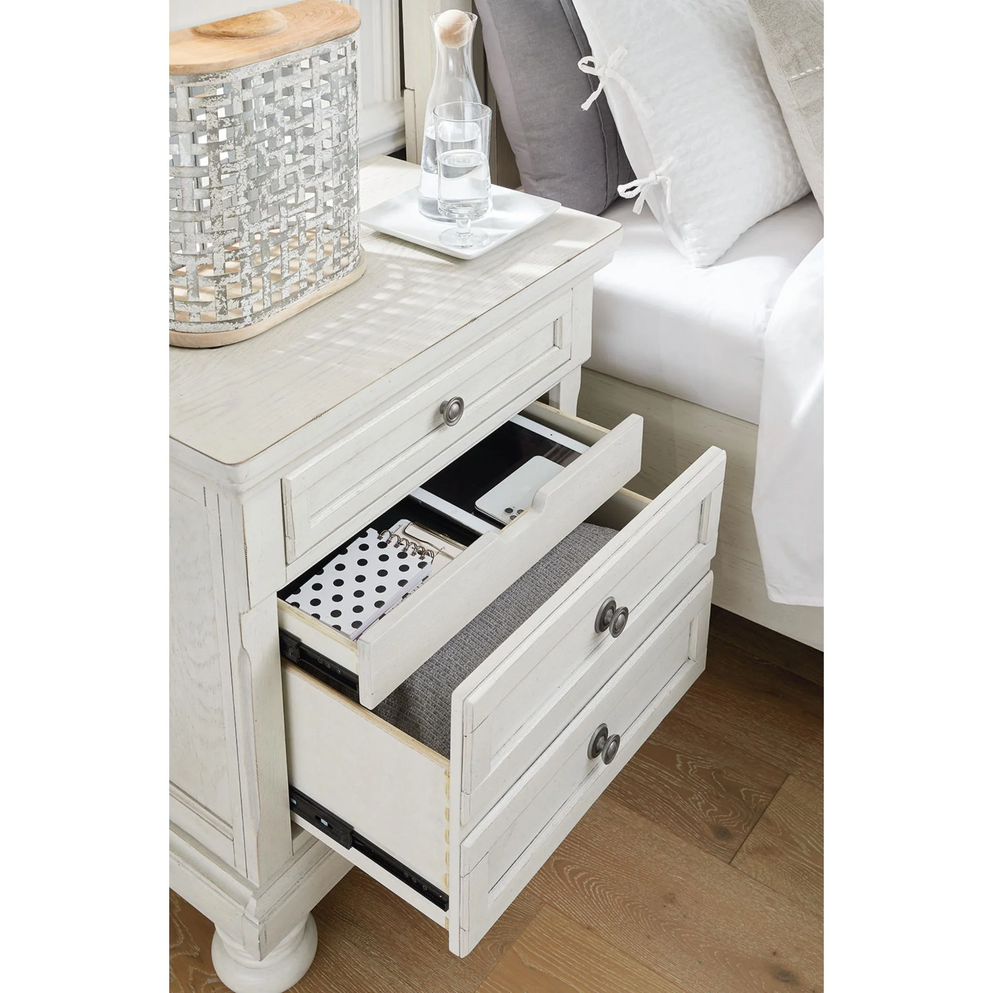 Robbinsdale Nightstand - Image 15