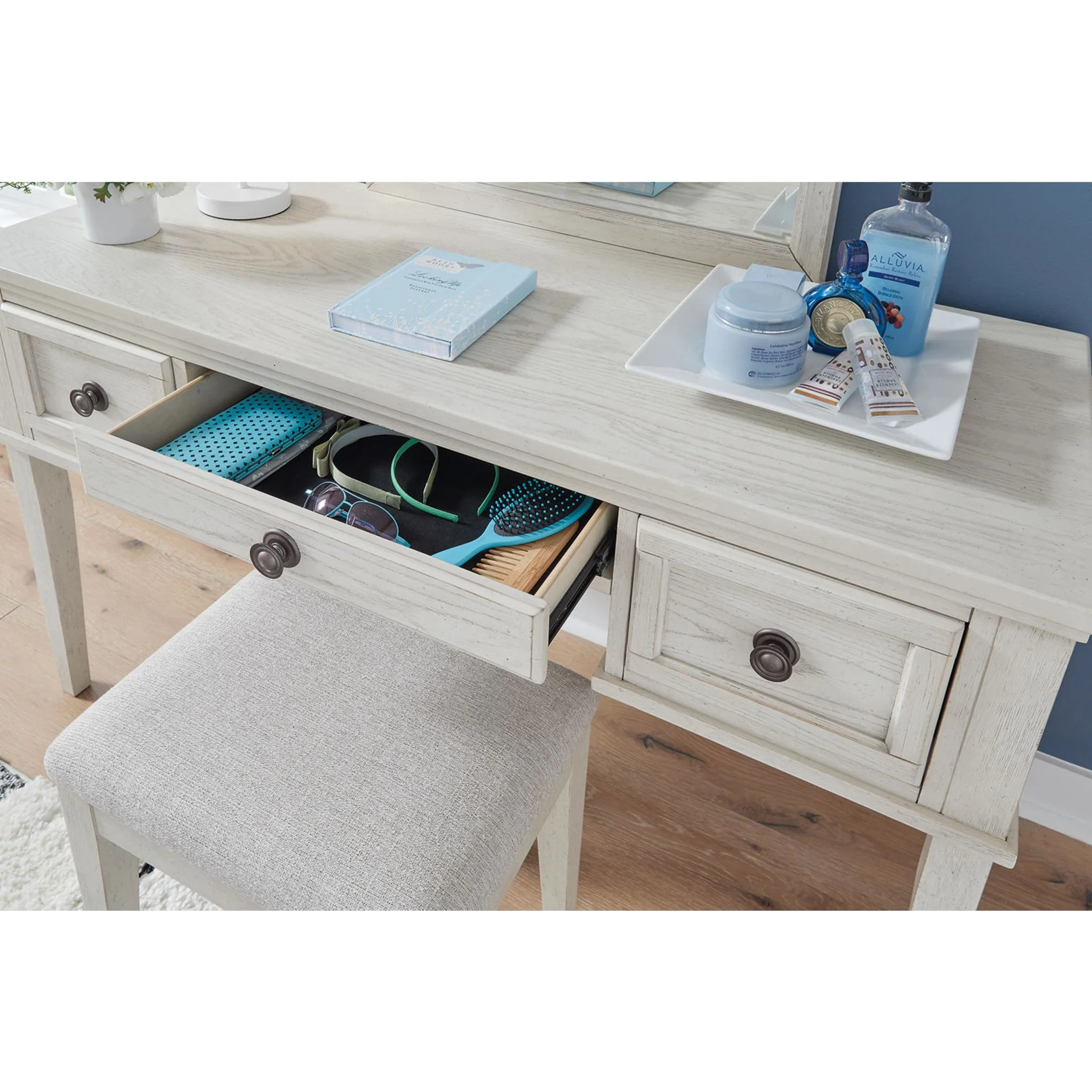 Robbinsdale Vanity Set - Image 7
