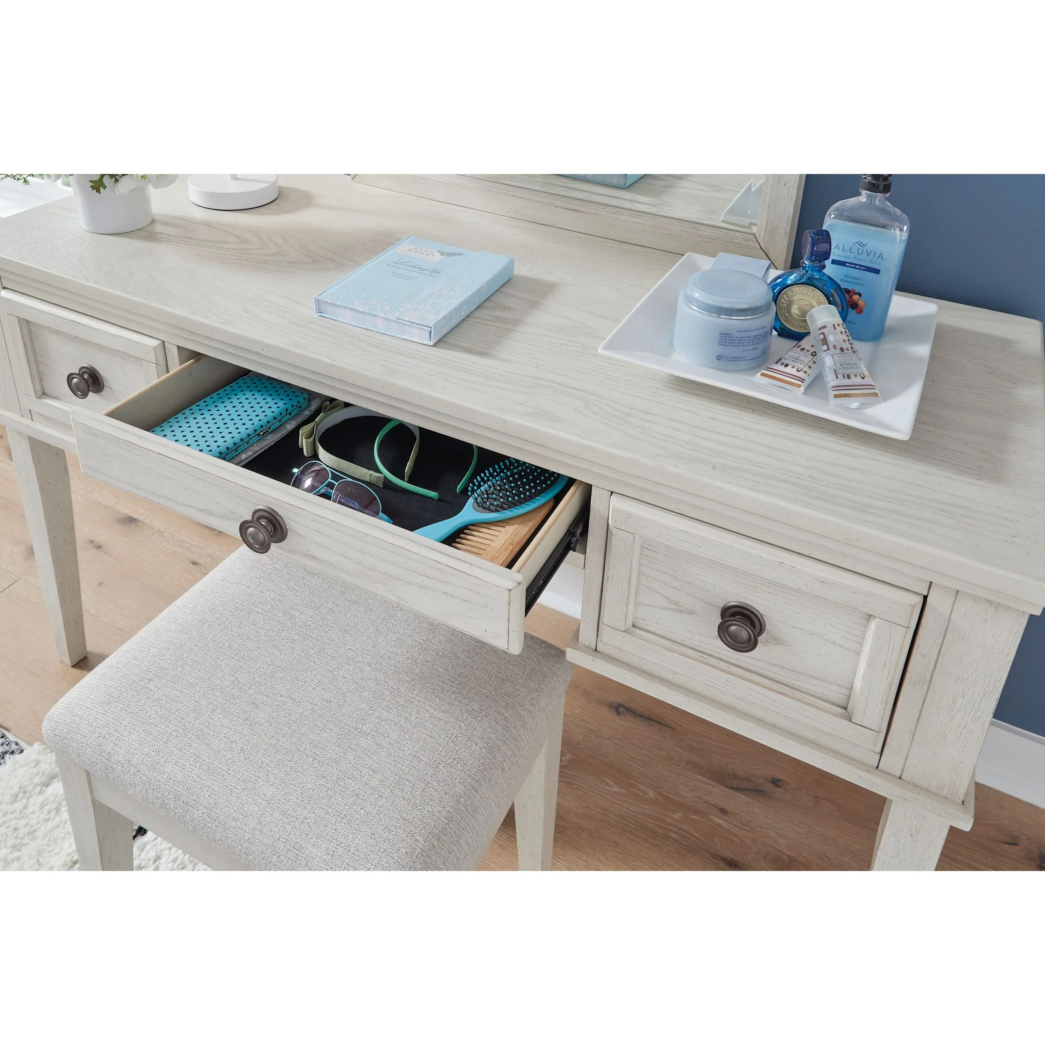 Robbinsdale Vanity Set - Image 4