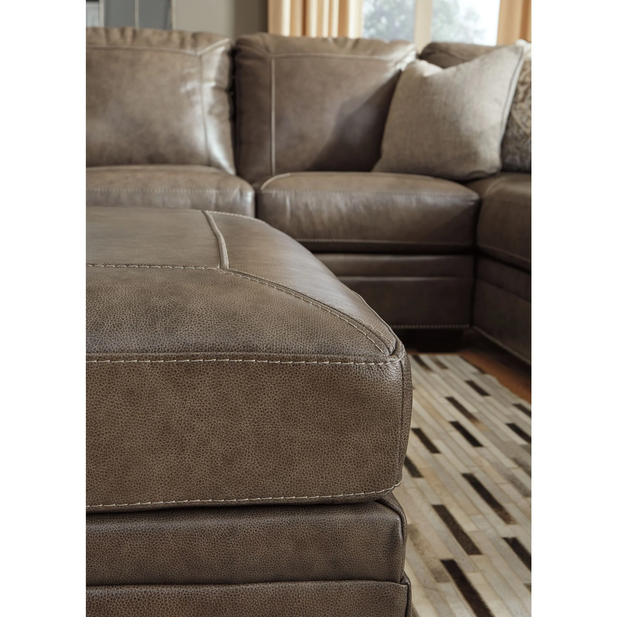 Roleson 3 Piece Sectional - Image 10
