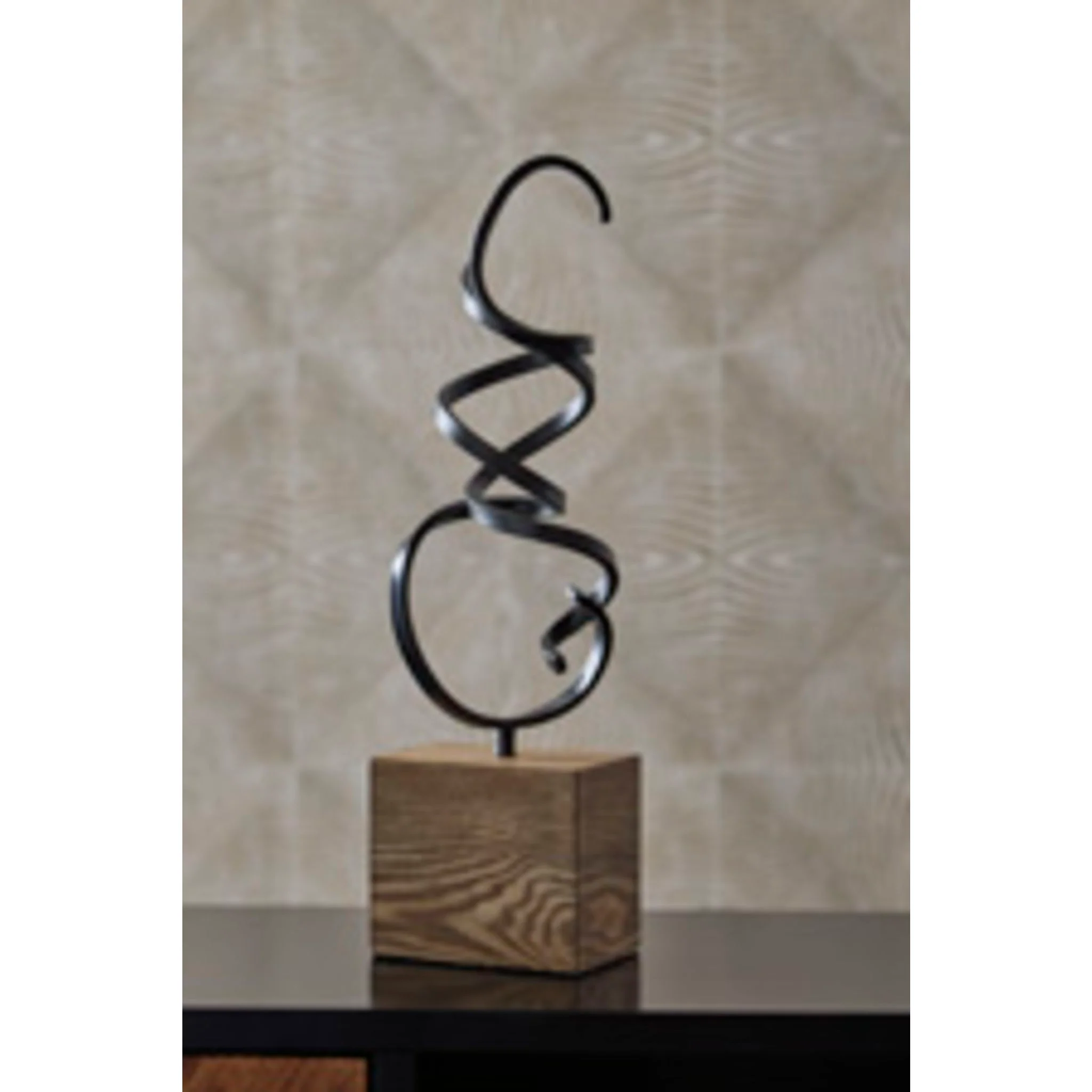 Ruthland Sculpture - Image 4