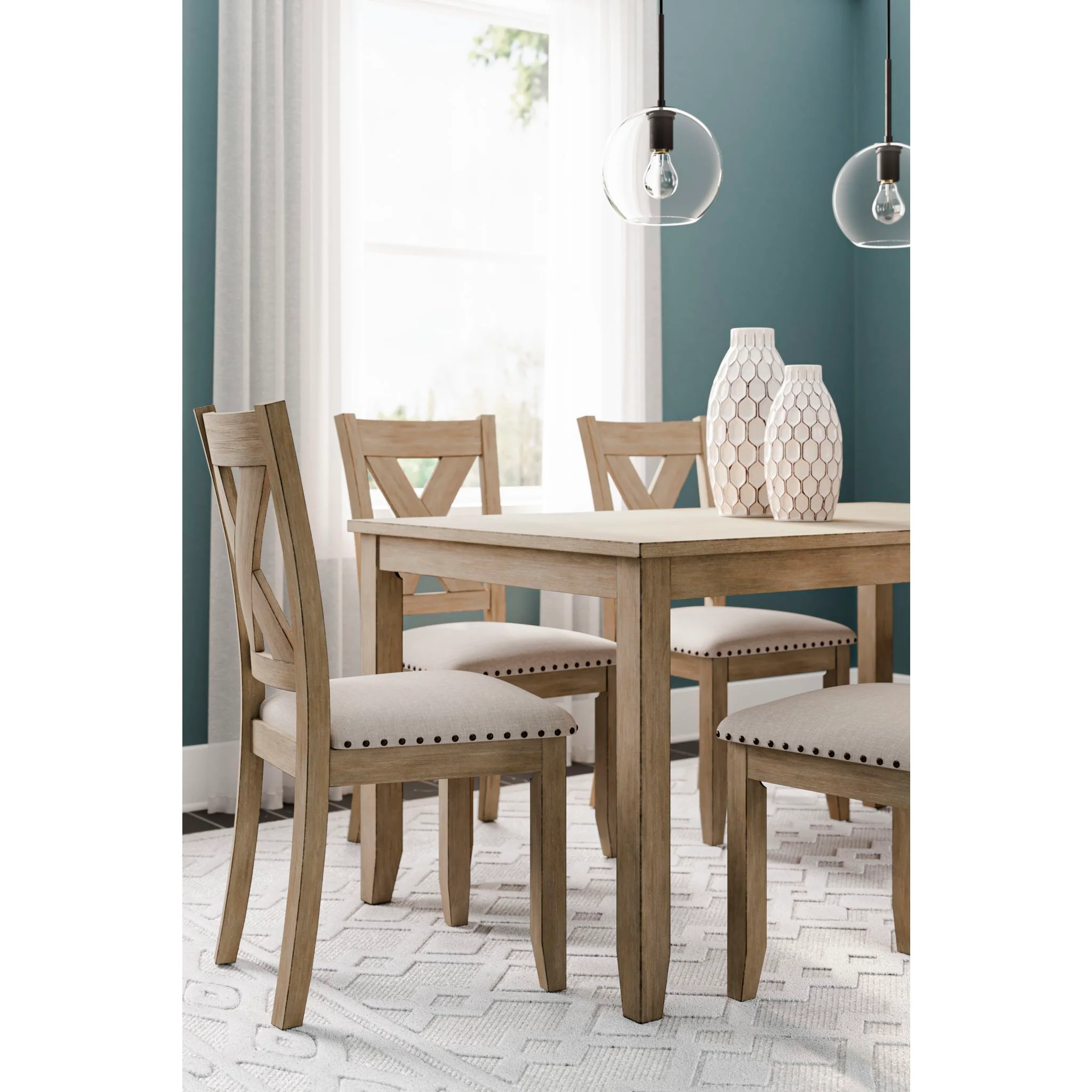 Sanbriar Dining Set - Image 3