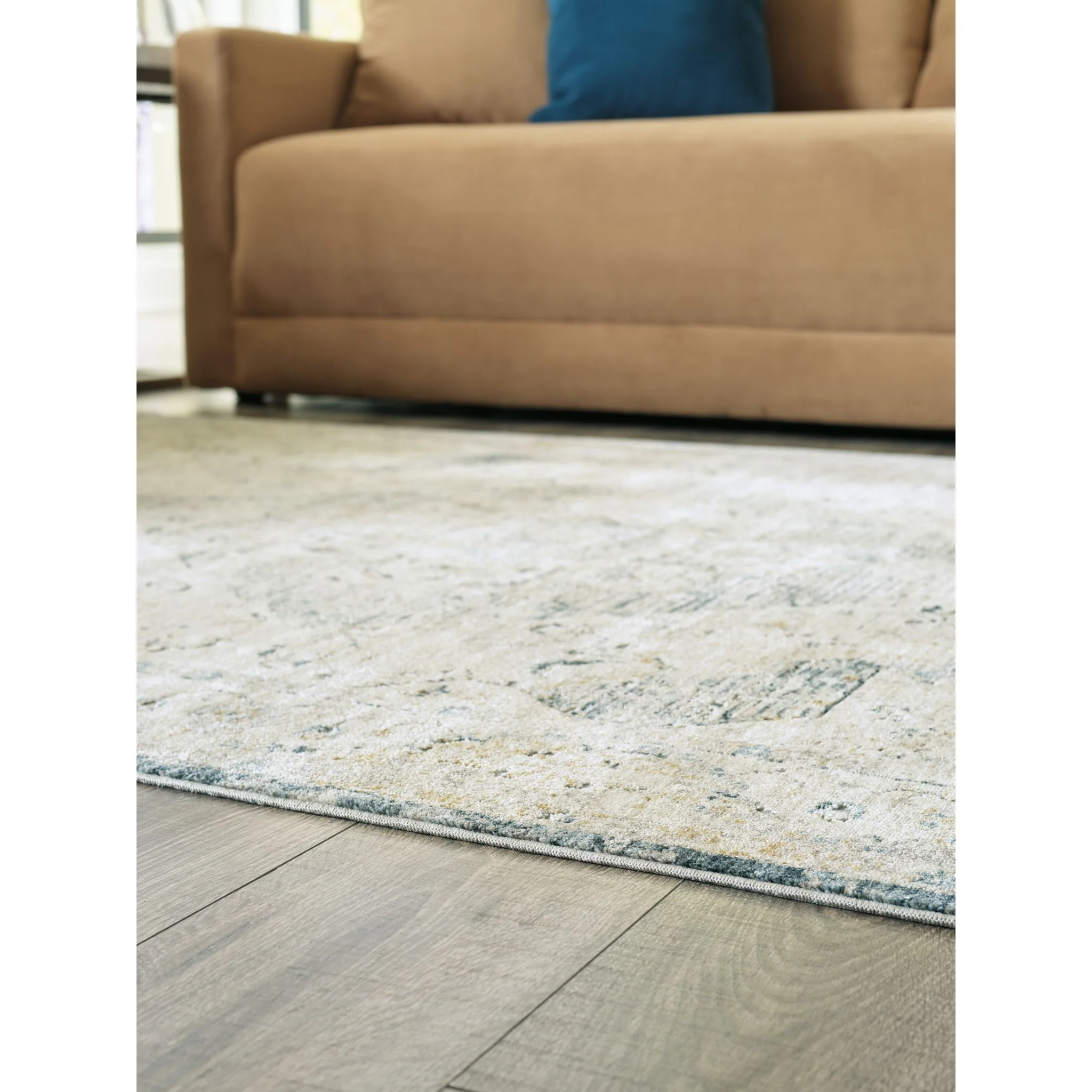 Saraland Area Rug - Image 3