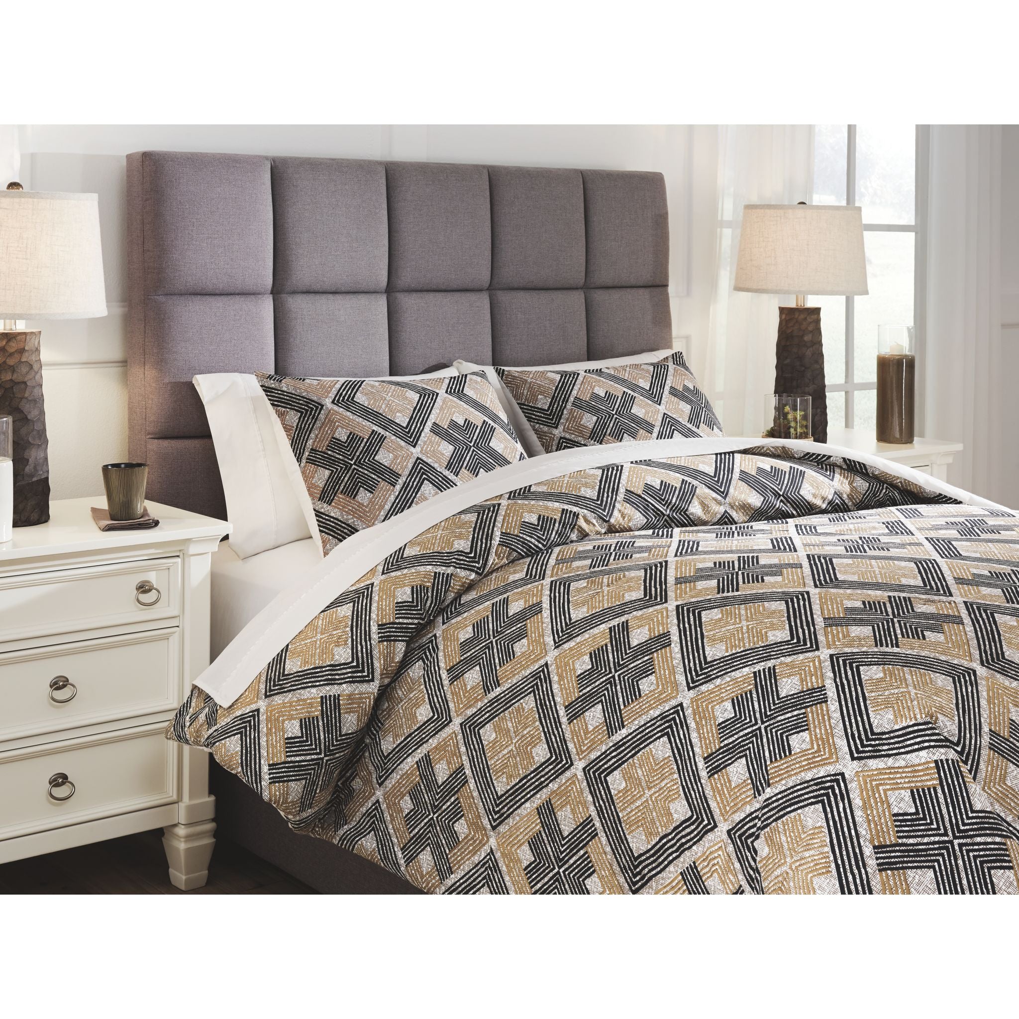Scylla Queen Comforter Set - Image 2