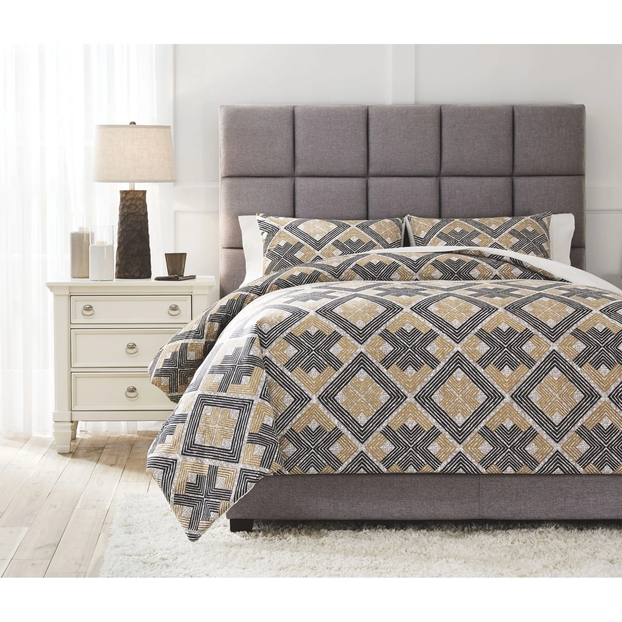 Scylla Queen Comforter Set - Image 3
