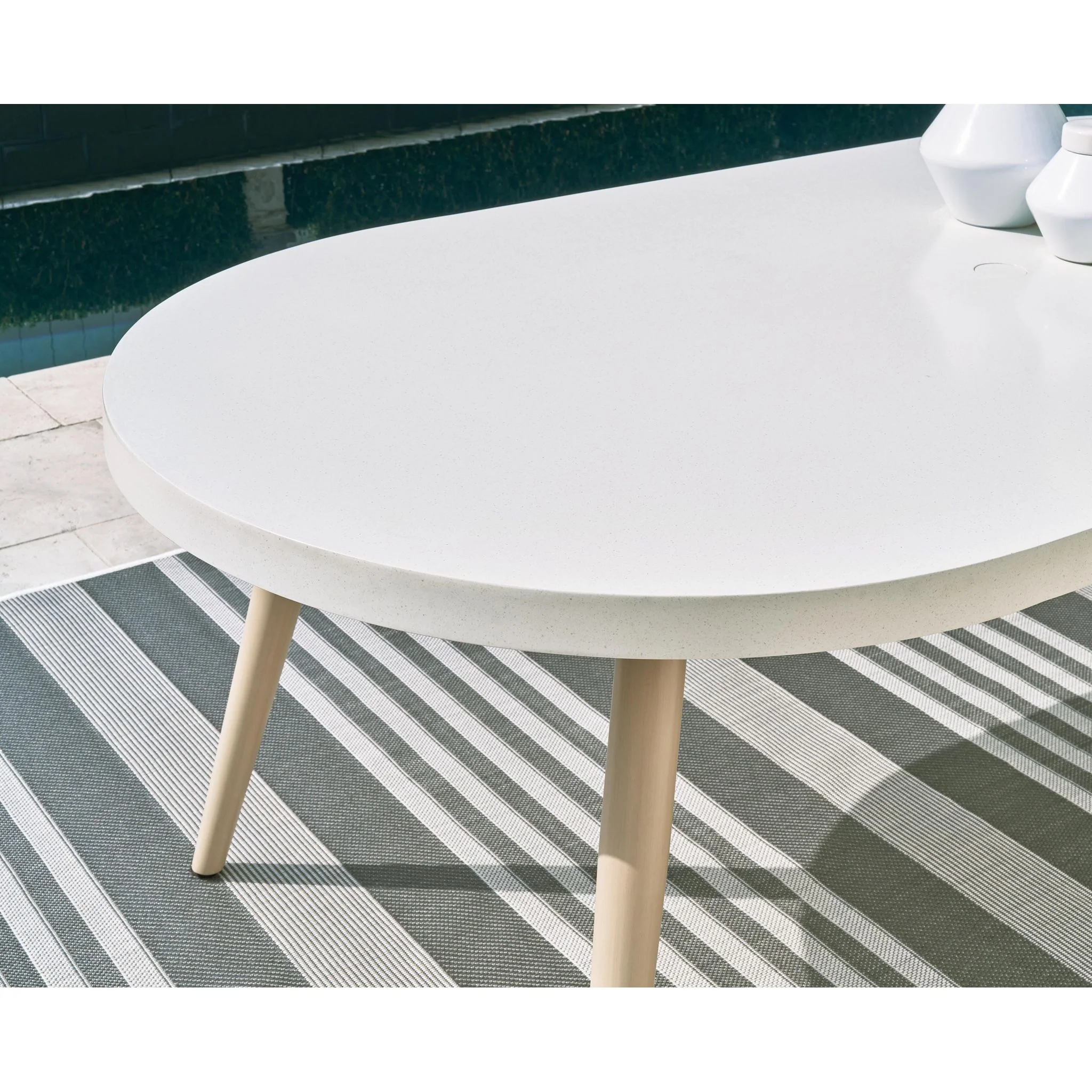 Seton Creek Outdoor Dining Set - Image 10