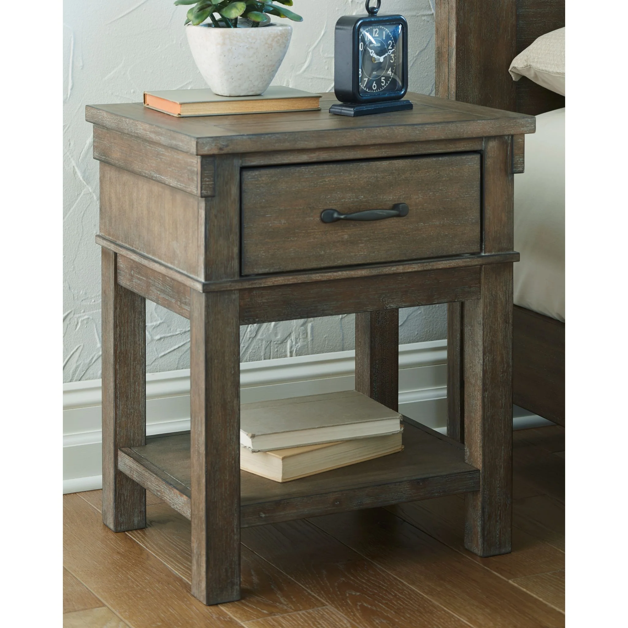 Shamryn One Drawer Nightstand - Image 2