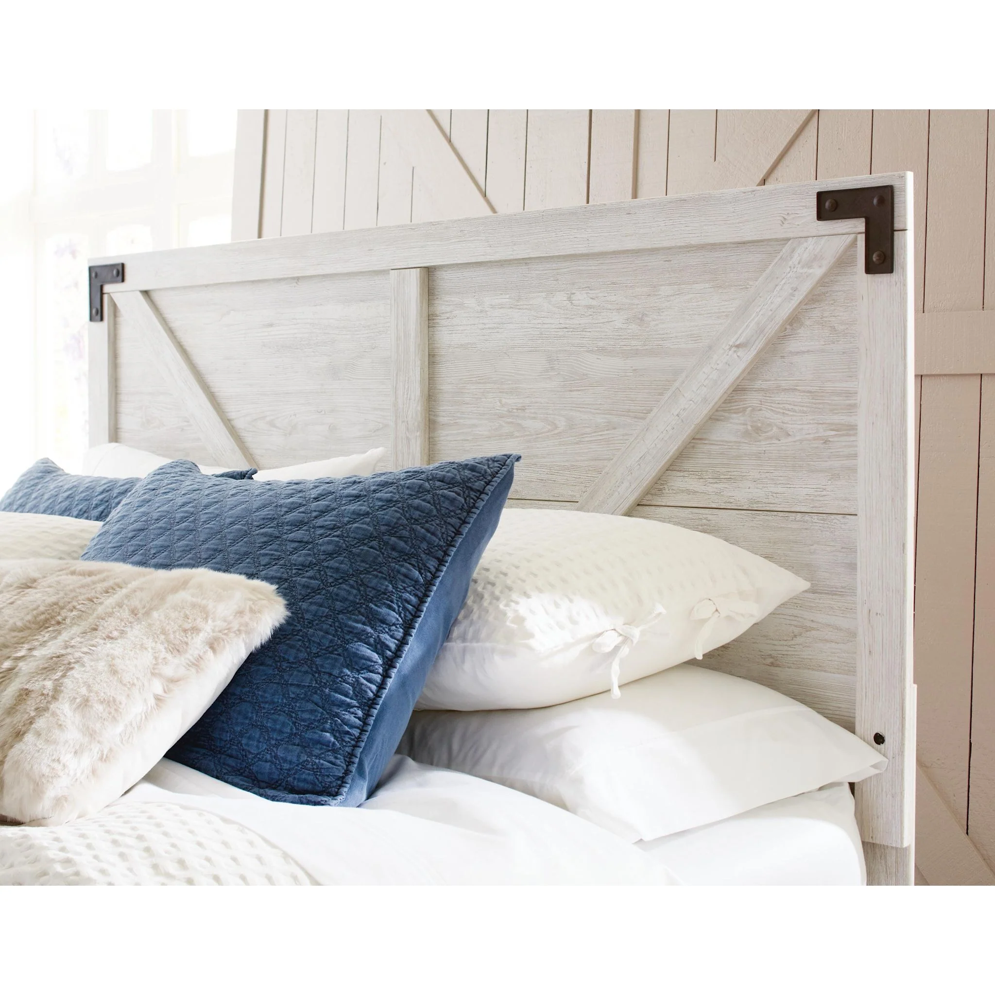 Shawburn Platform Bed - Image 33