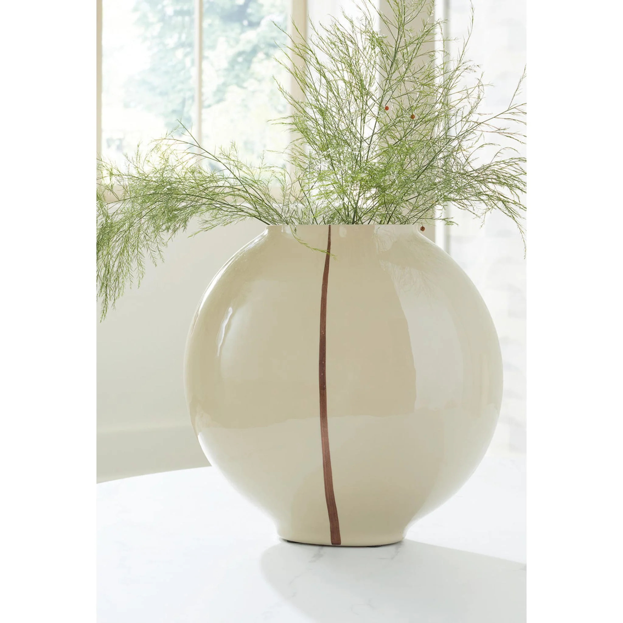 Sheabourne Vase - Image 2