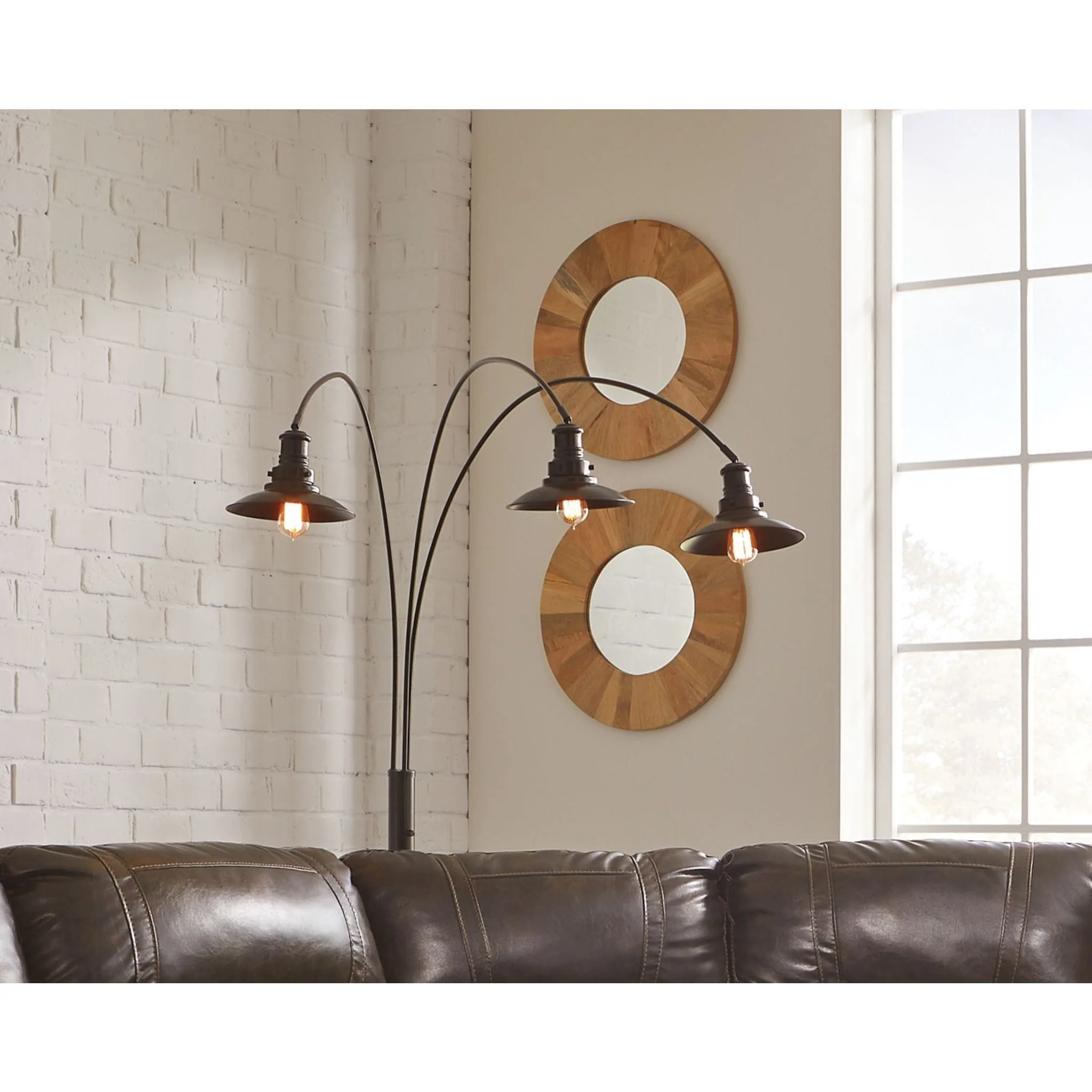 Sheriel Floor Lamp - Image 6