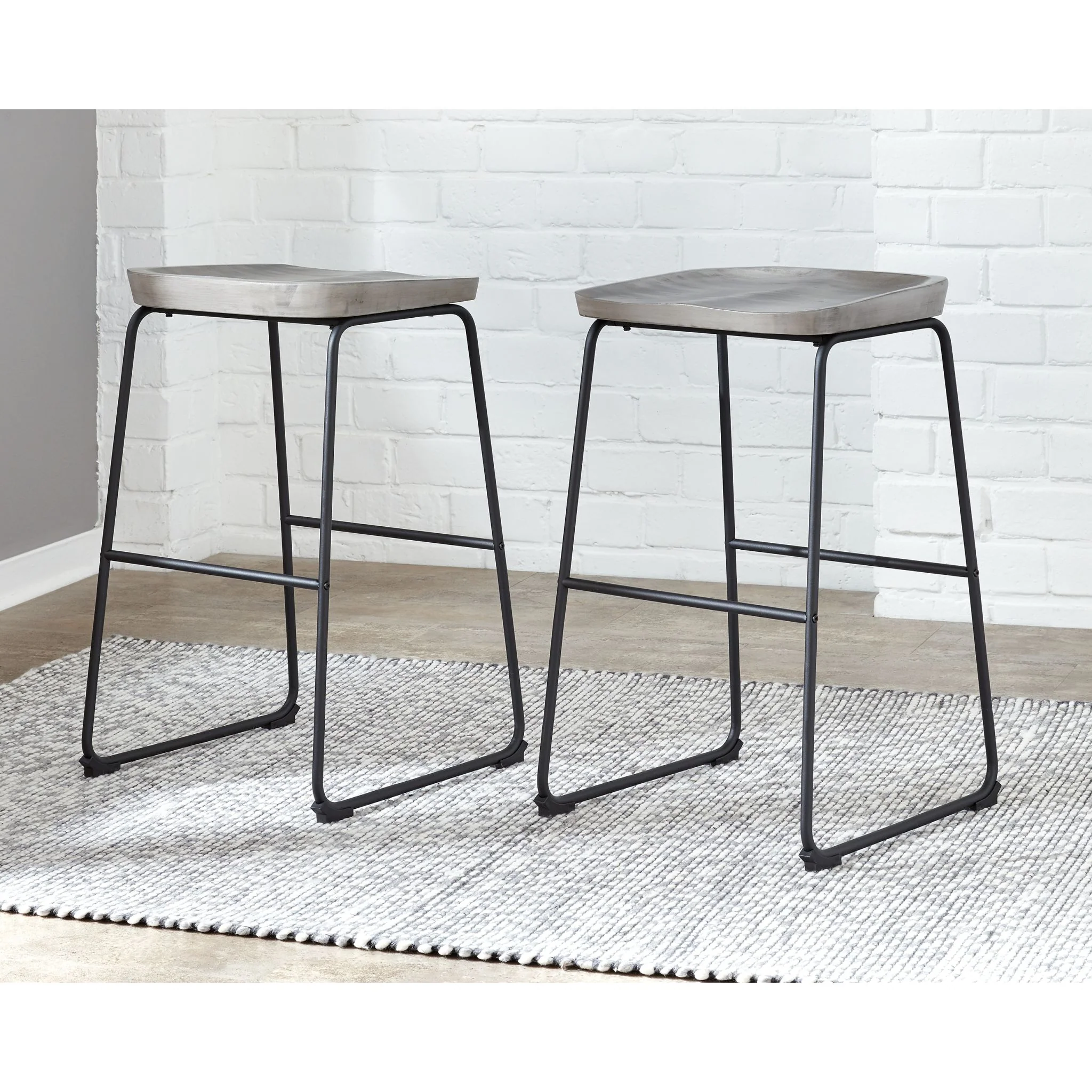 Showdell Tall Barstool - Image 3