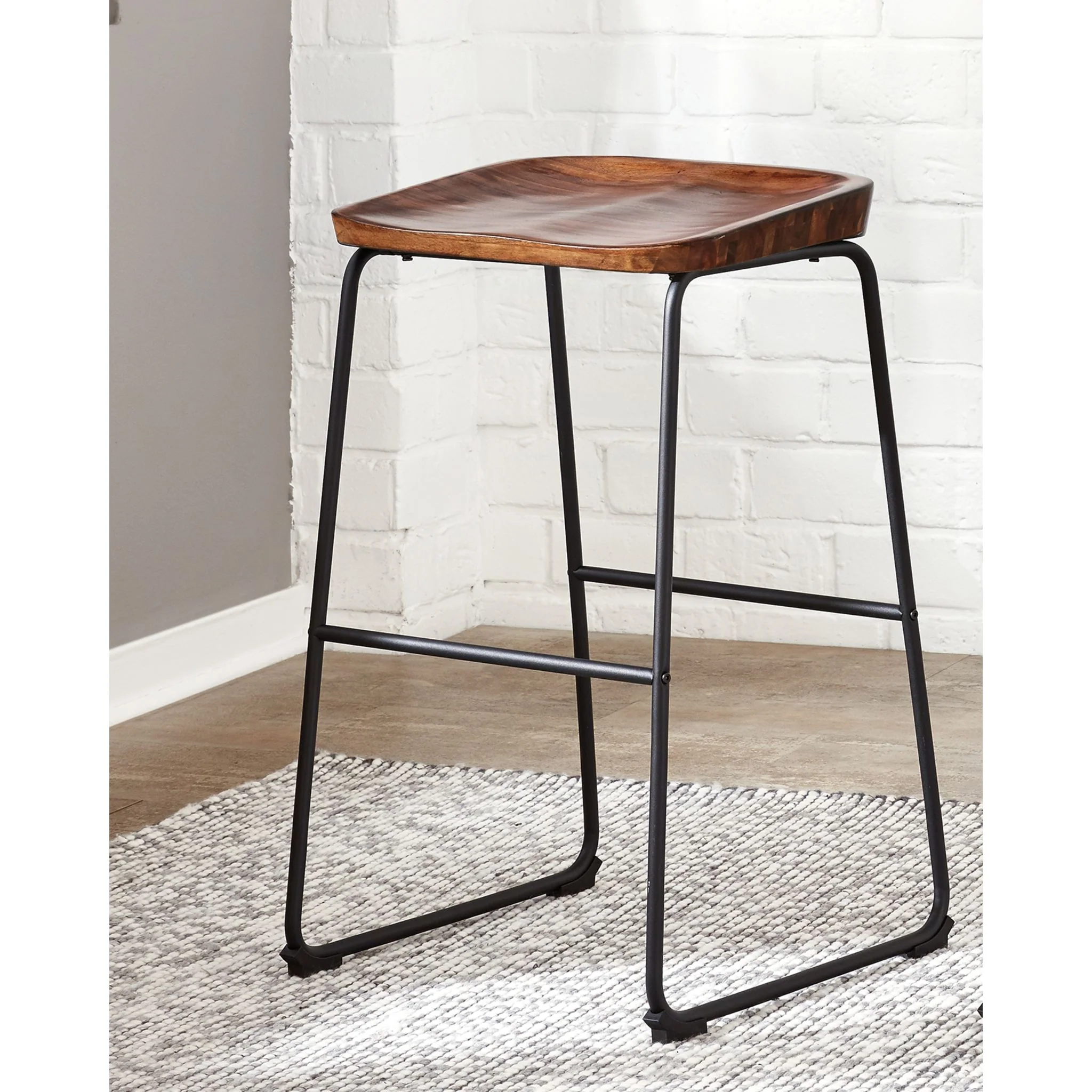Showdell Tall Barstool - Image 4