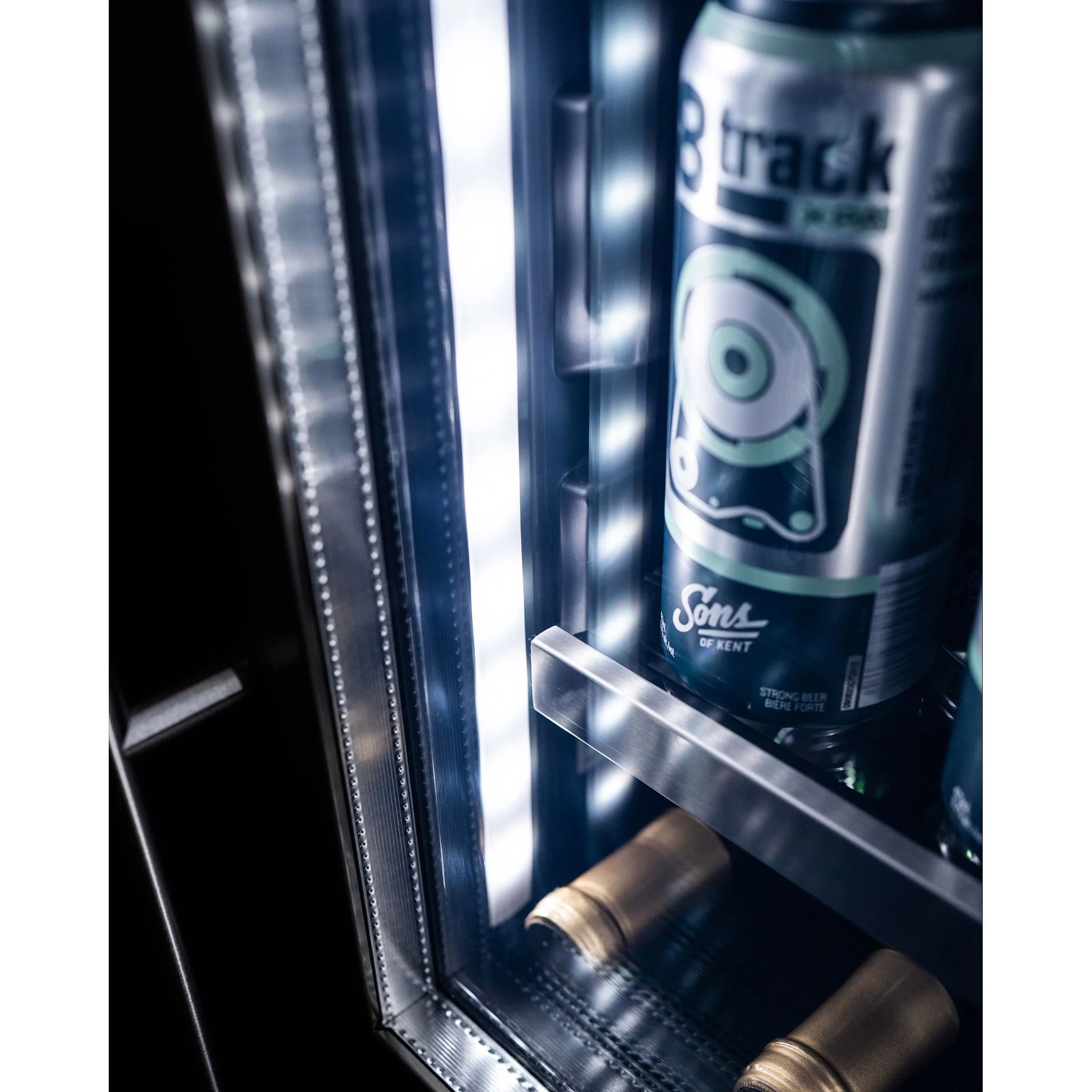 Silhouette – 15? Built-in Beverage Center  -Stainless Steel (SPRBC031D1SS) - Image 13