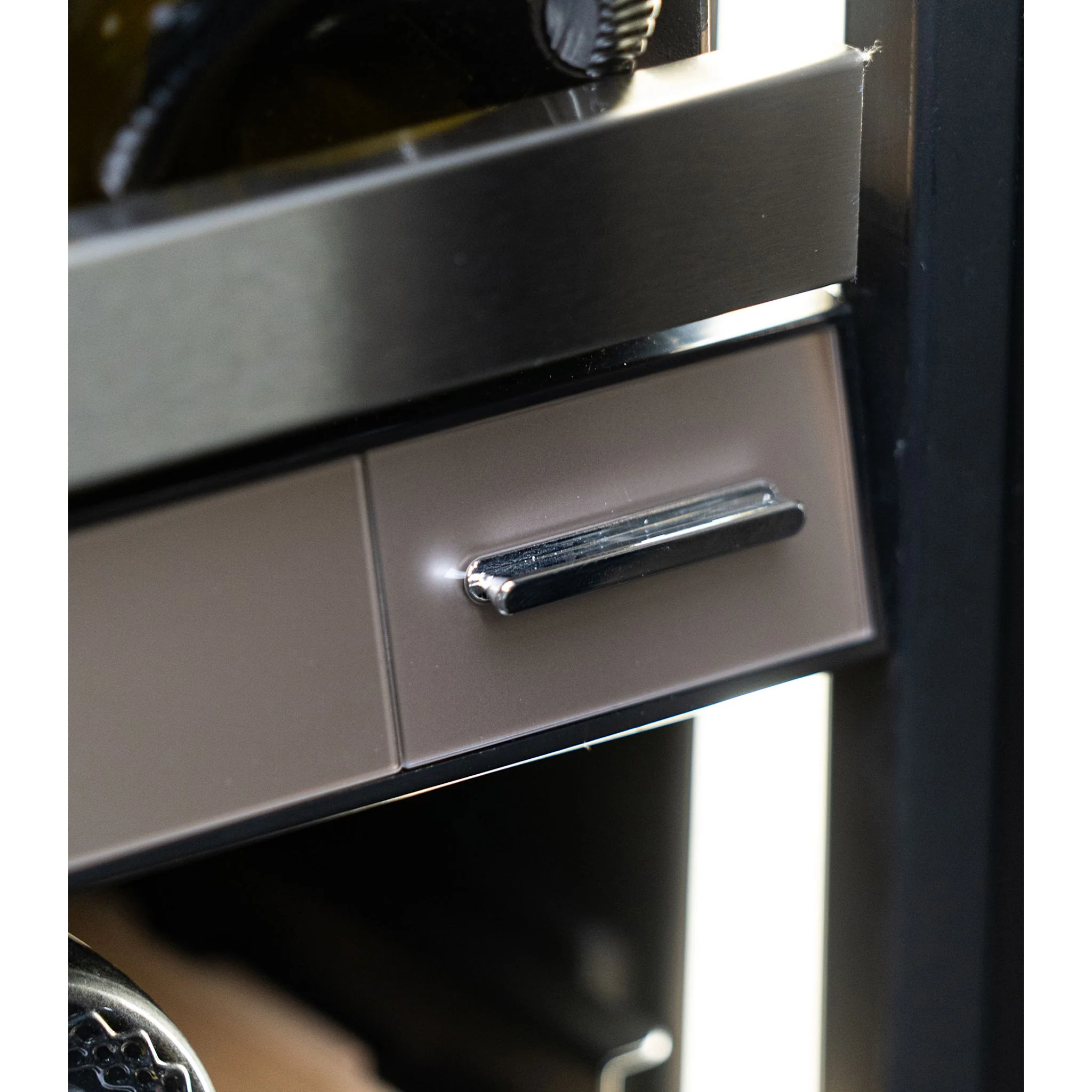 Silhouette Pro Gen 3 – 24? Built-in Wine Cellar  -Stainless Steel (SPRWC052D3SS) - Image 6
