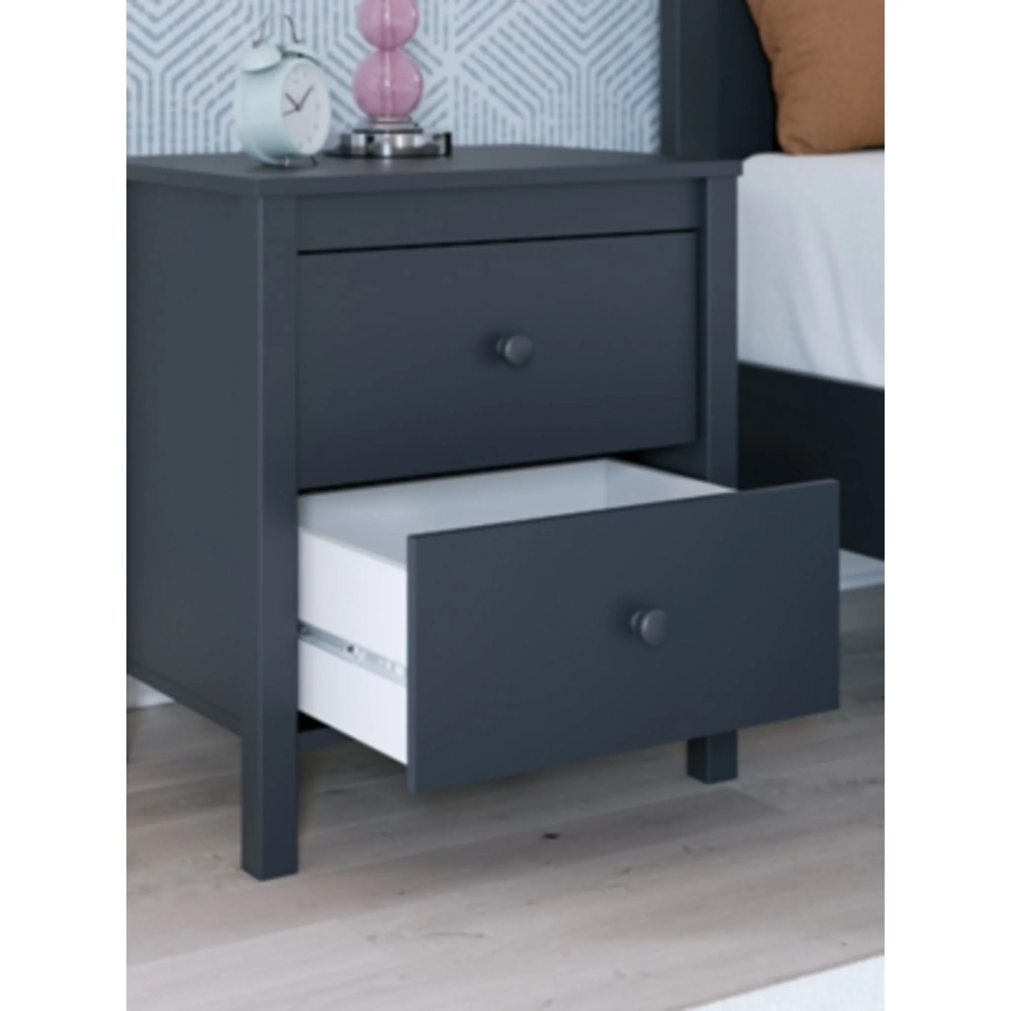 Simmenfort Nightstand - Image 6