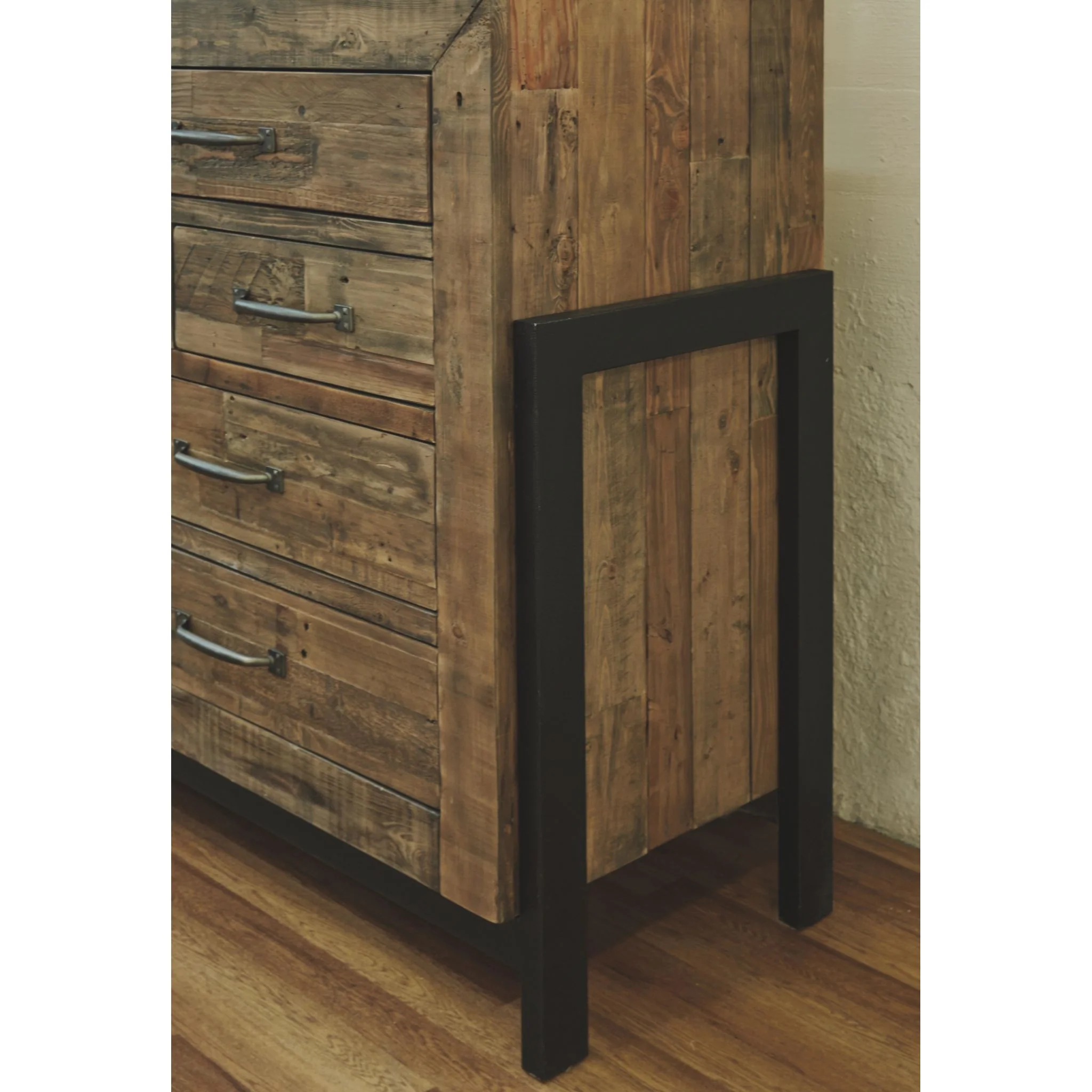 Sommerford Dresser - Image 5