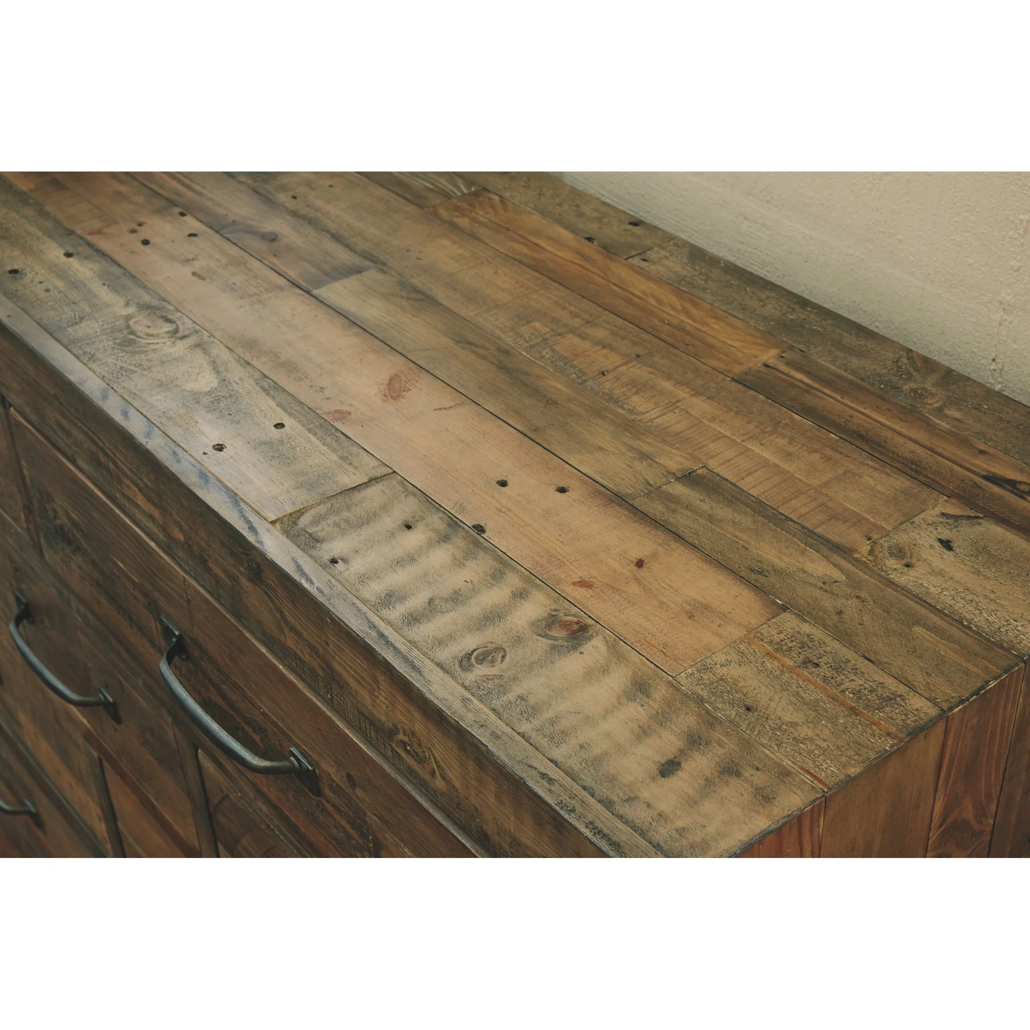 Sommerford Dresser - Image 6