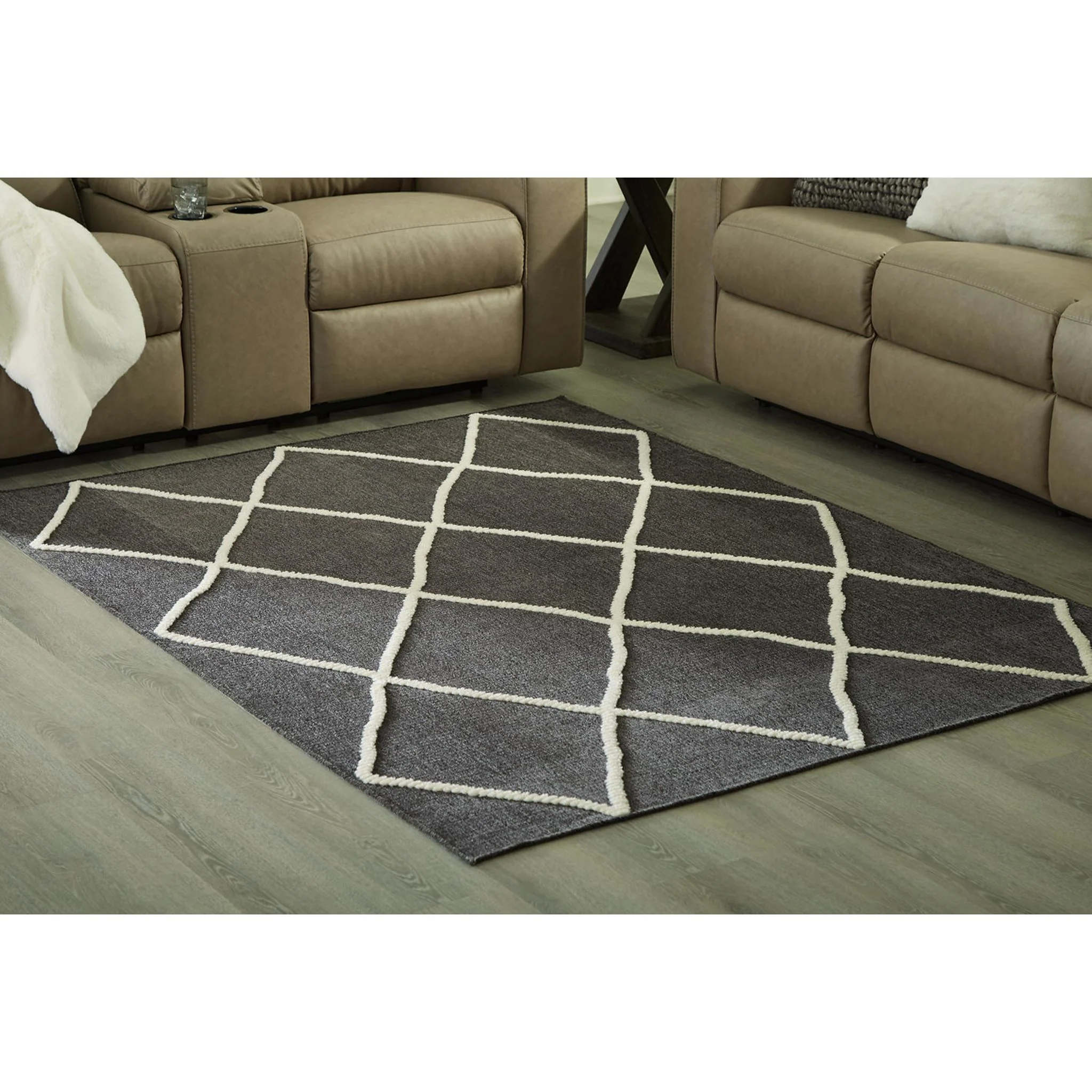 Stardo Area Rug - Image 4