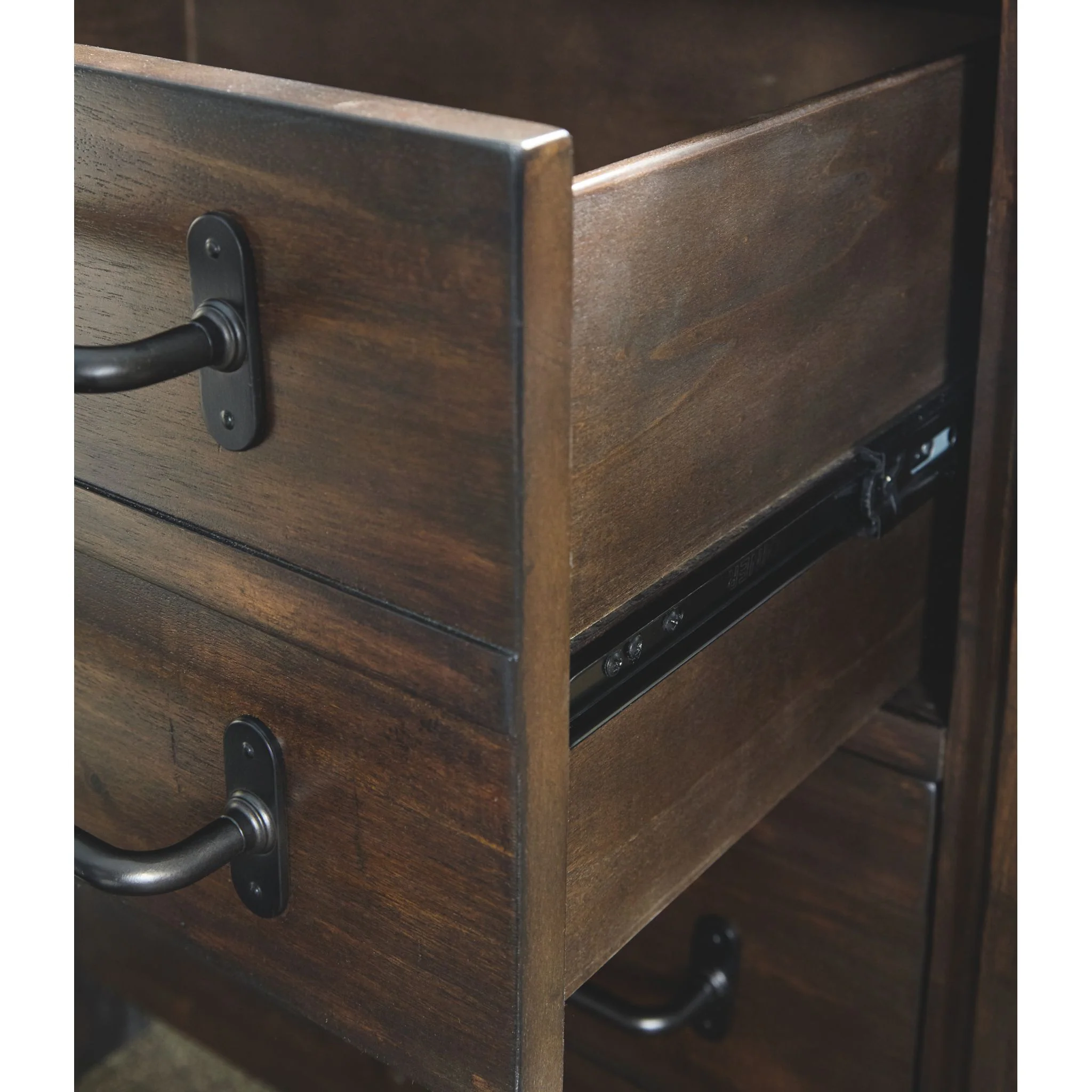 Starmore-Exclusive 5 Piece Panel Bedroom - Image 19