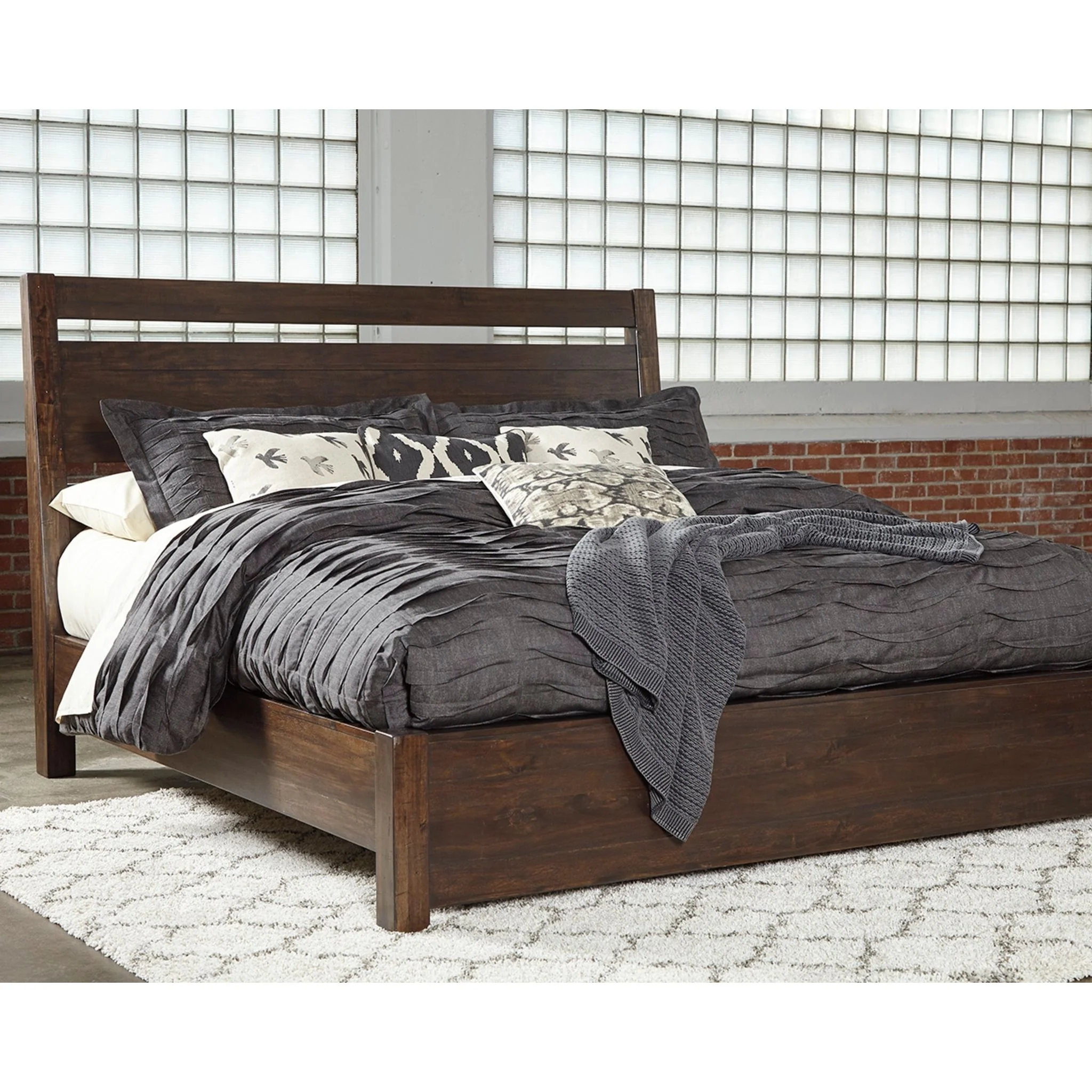 Starmore-Exclusive 5 Piece Panel Bedroom - Image 21