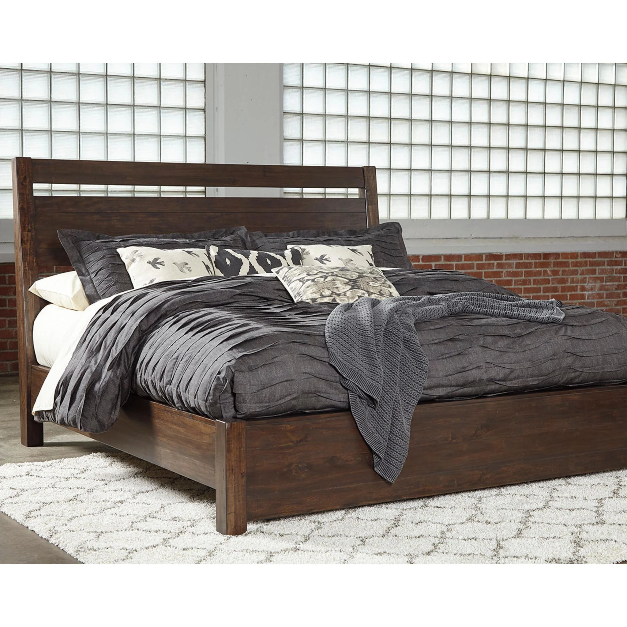 Starmore-Exclusive 5 Piece Panel Bedroom - Image 30