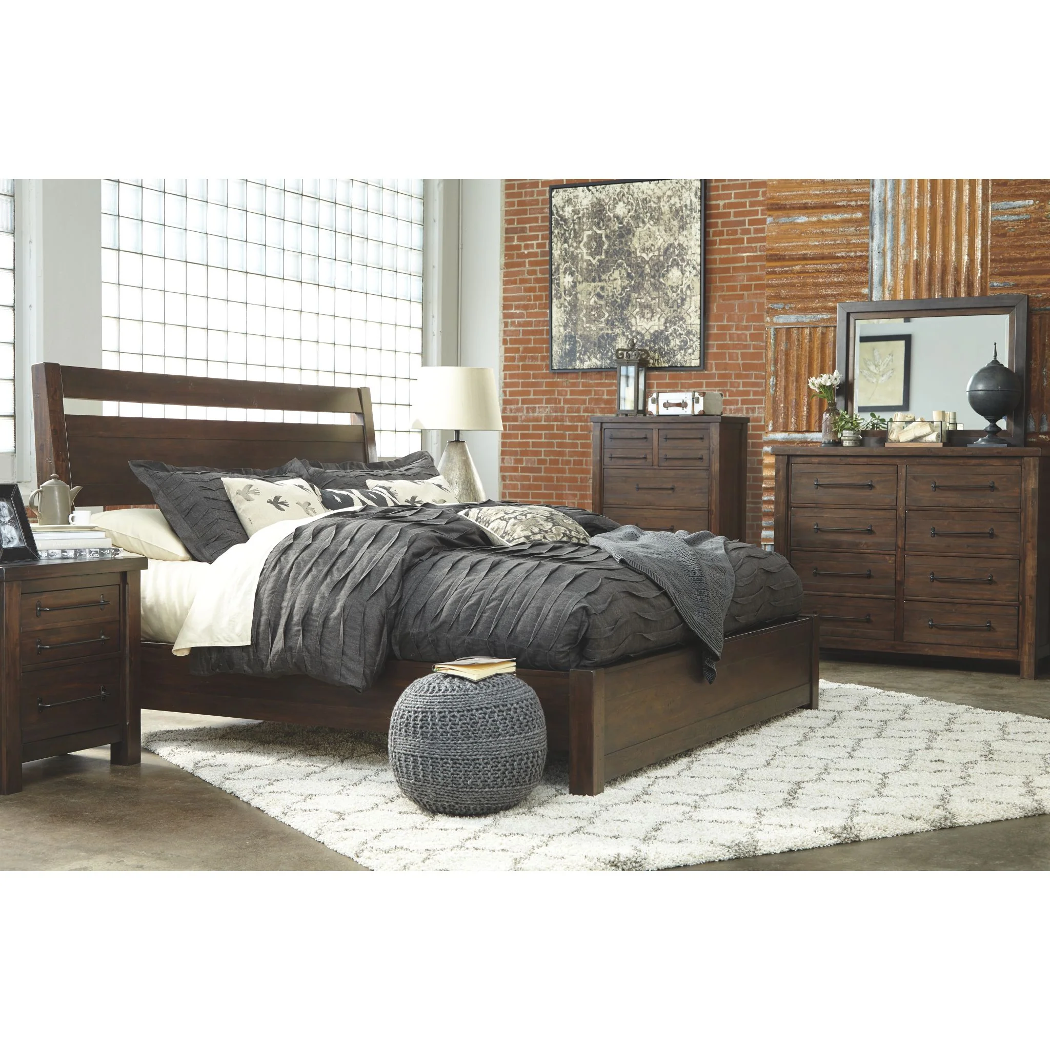 Starmore-Exclusive Dresser and Mirror - Image 3