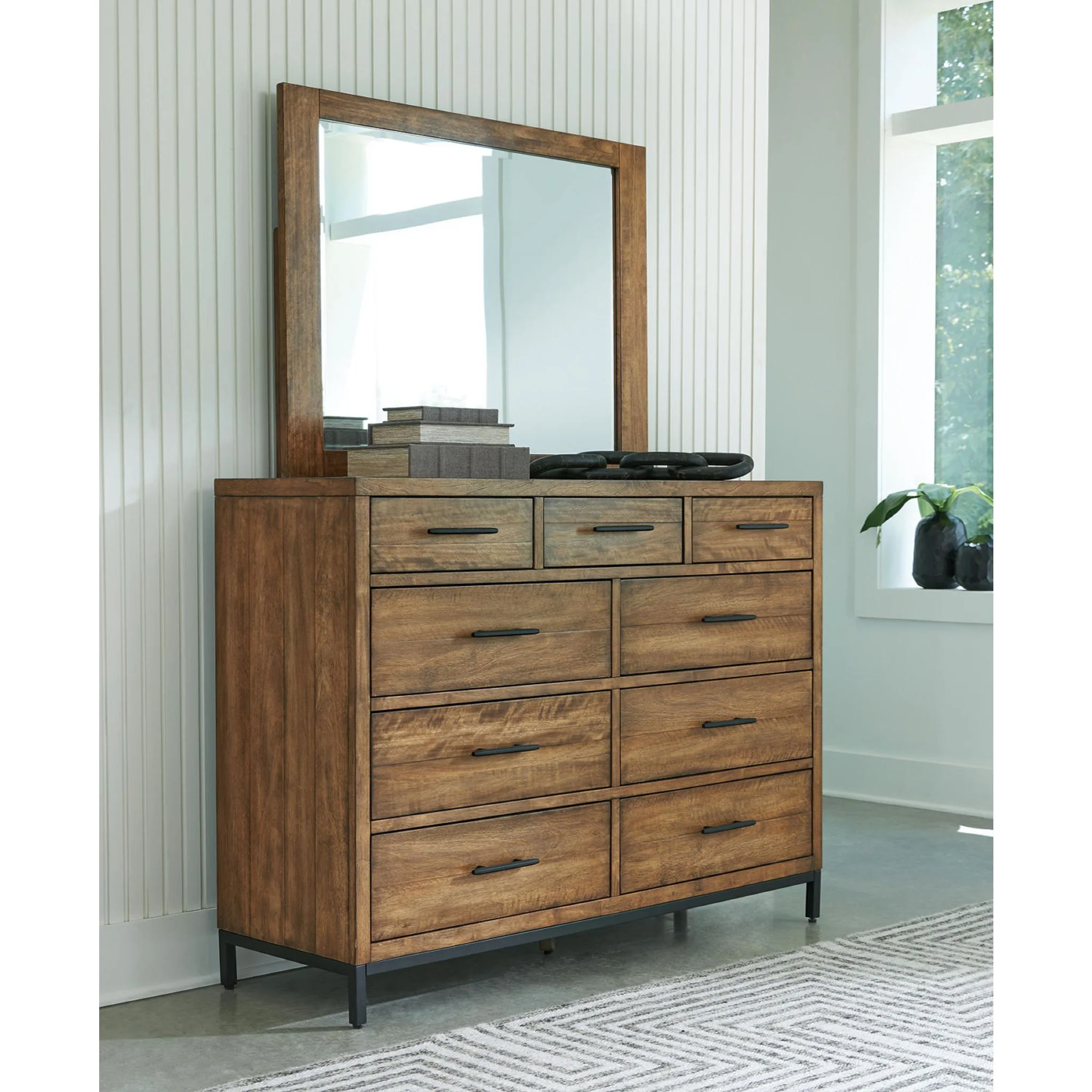 Steenlage-Exclusive 5 Piece King Upholstered Bedroom - Image 5