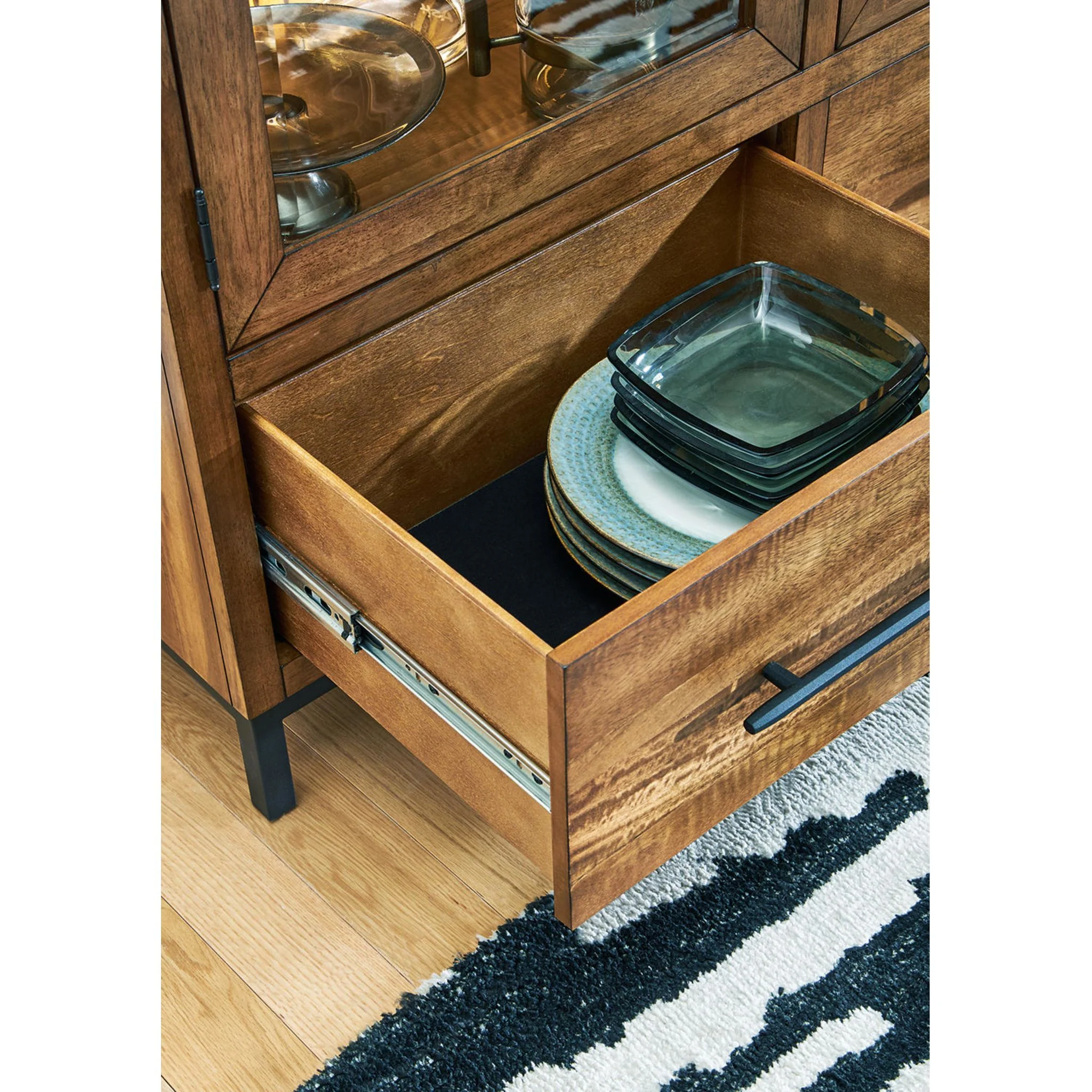 Steenlage-Exclusive Display Cabinet - Image 5