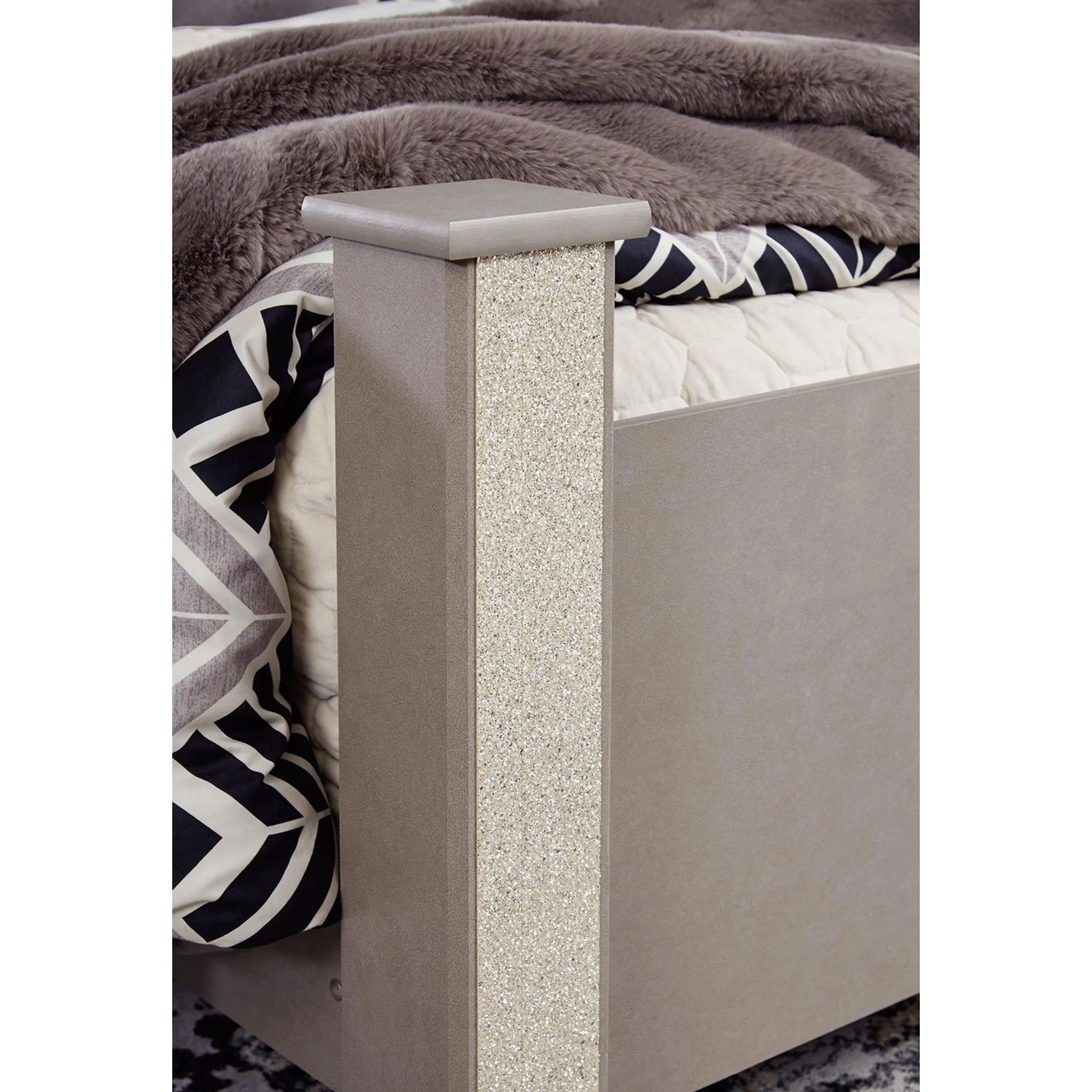 Surancha Poster Bed - Image 2