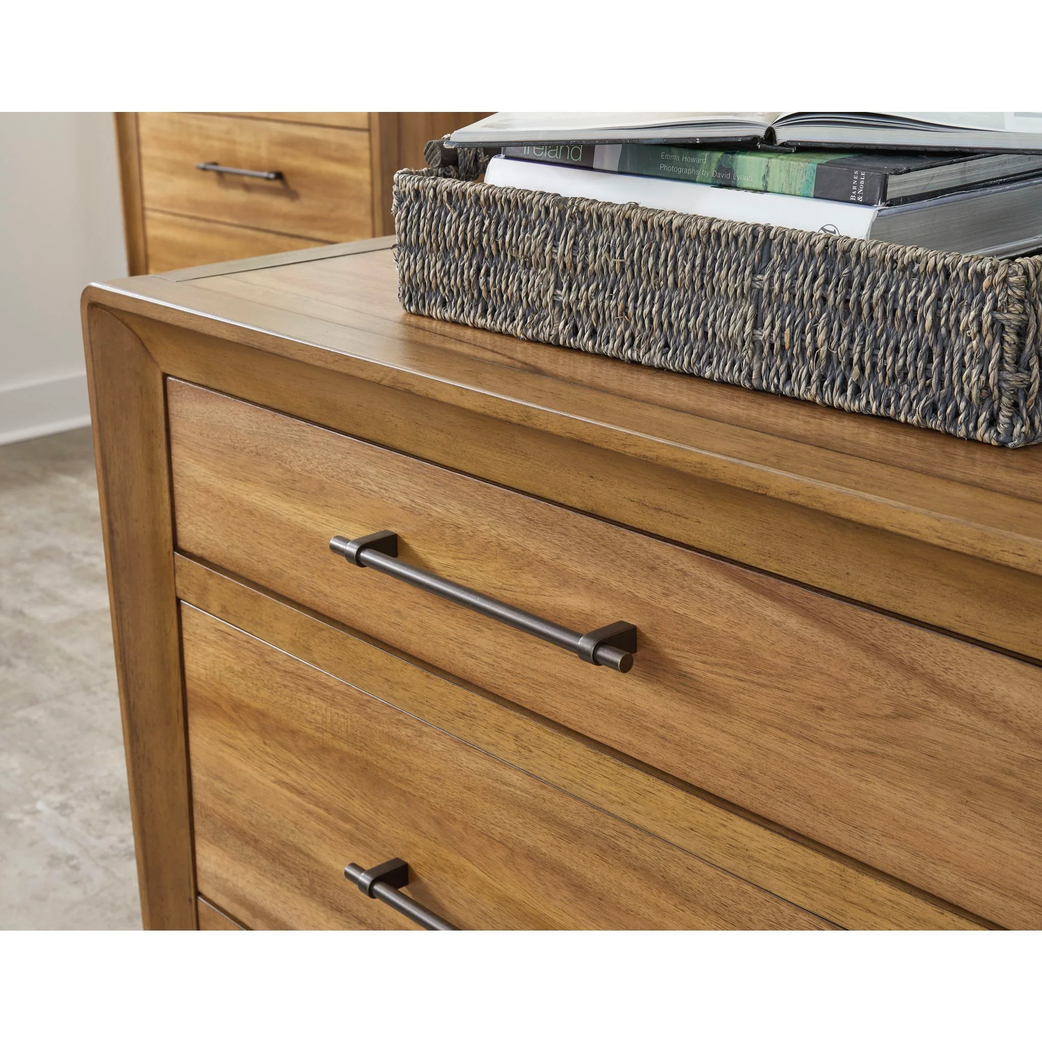 Takston-Exclusive Dresser and Mirror - Image 10