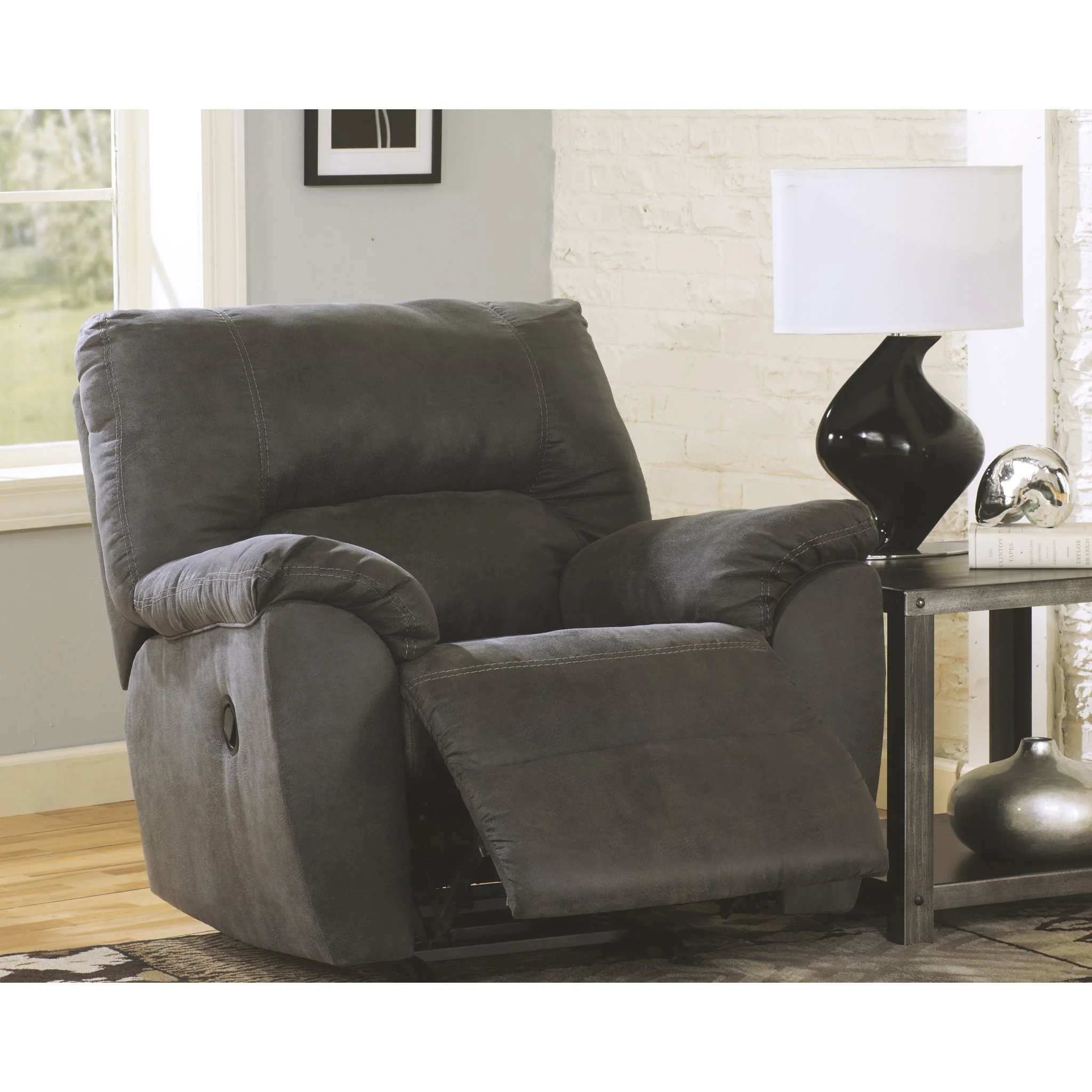 Tambo Rocker Recliner - Image 2