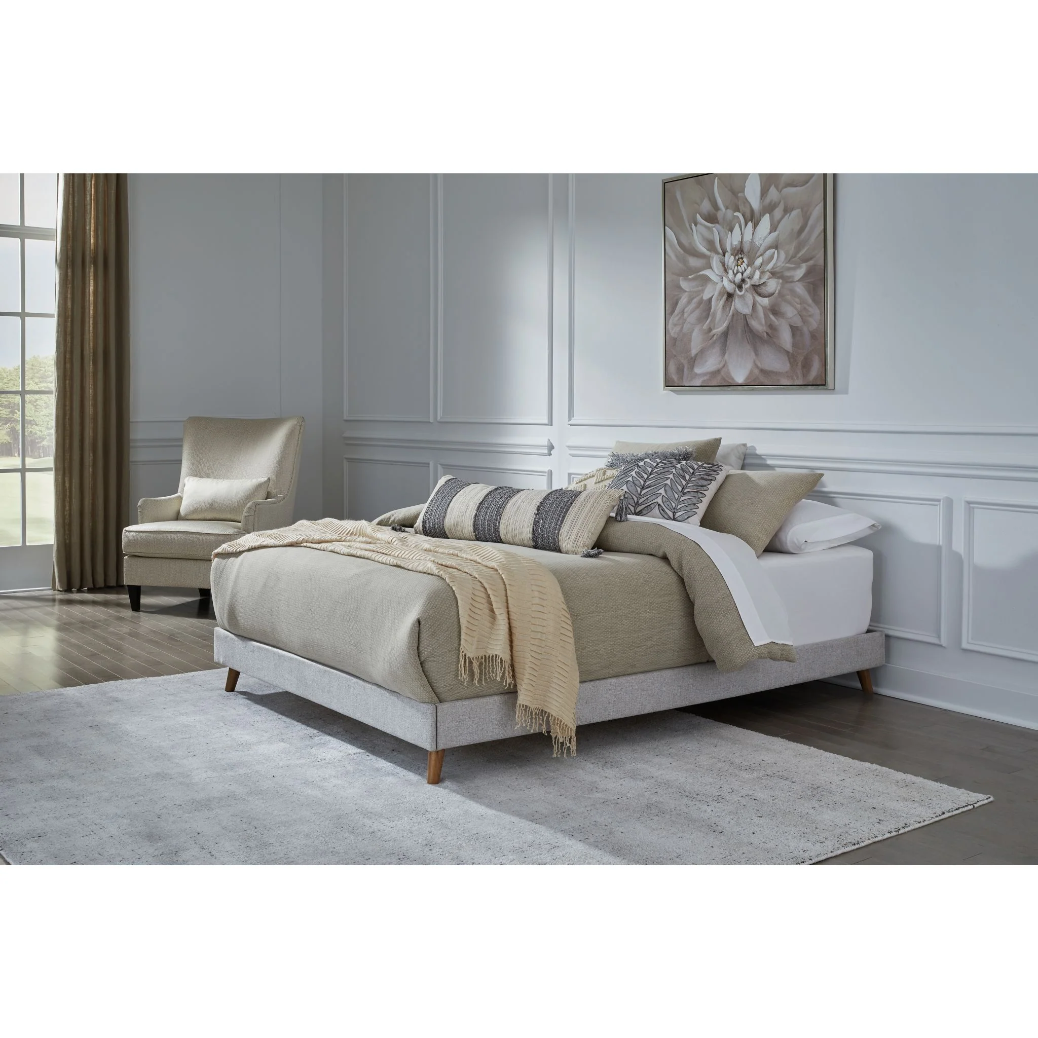 Tannally Platform Bed - Image 2